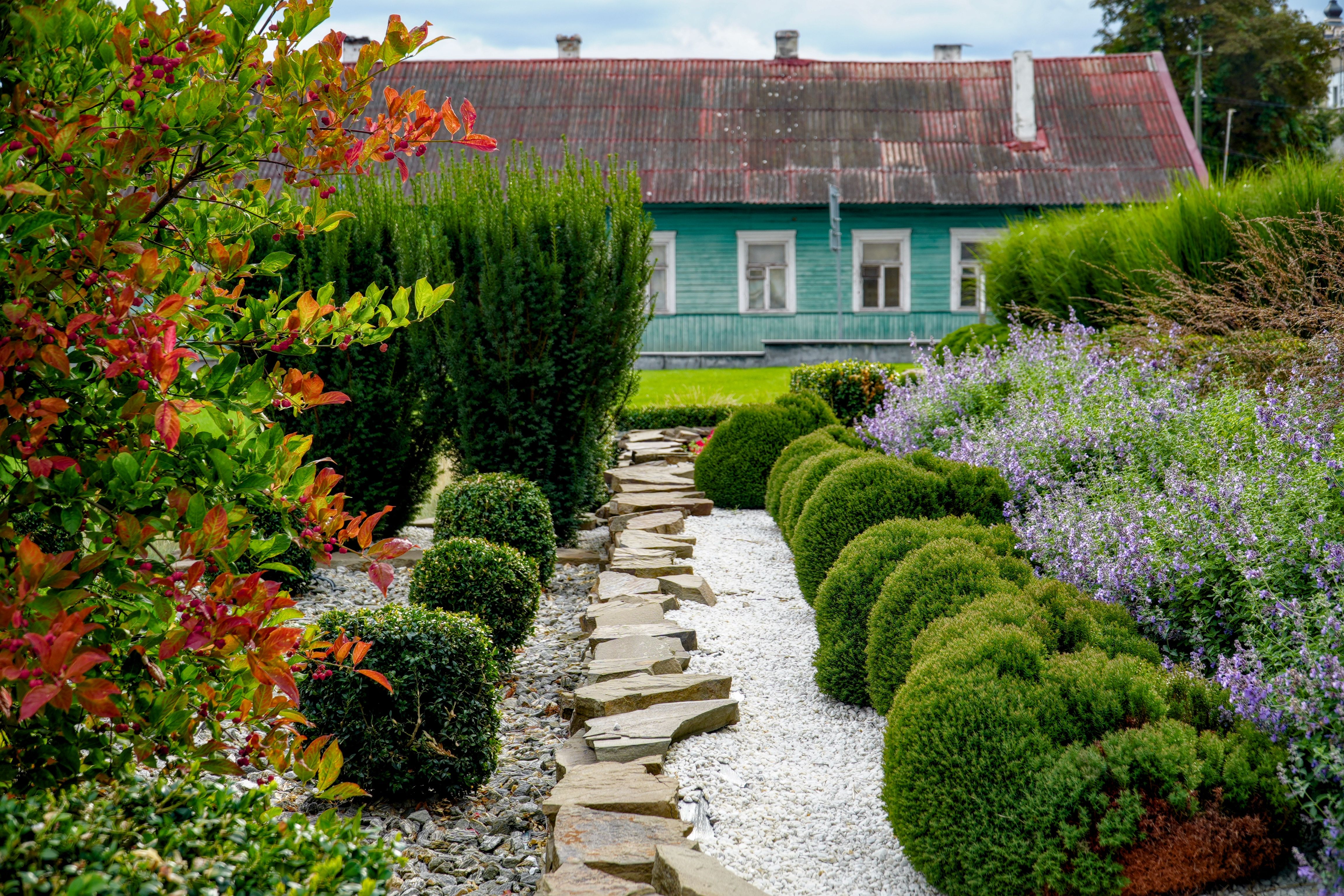 Build Raised Stone Borders