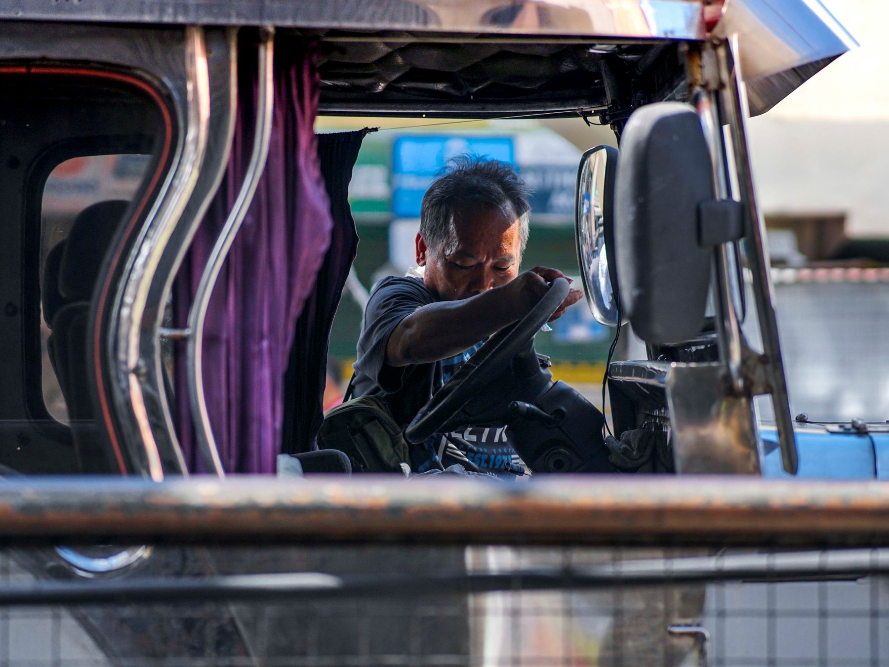 Berkeley — man and van team loading a removal van