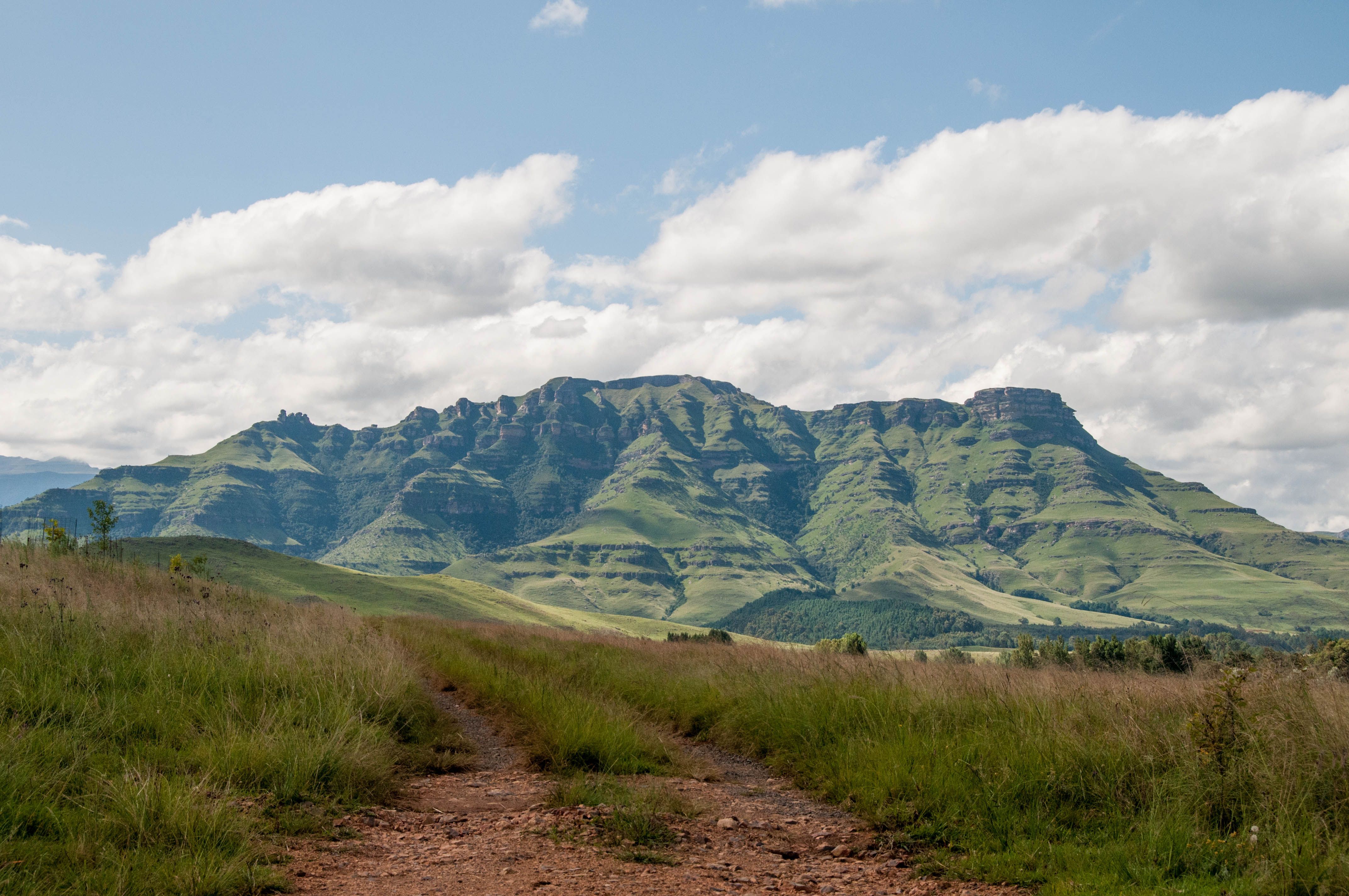 Majestic Drakensberg Mountain Range in South Africa · Free Stock Photo