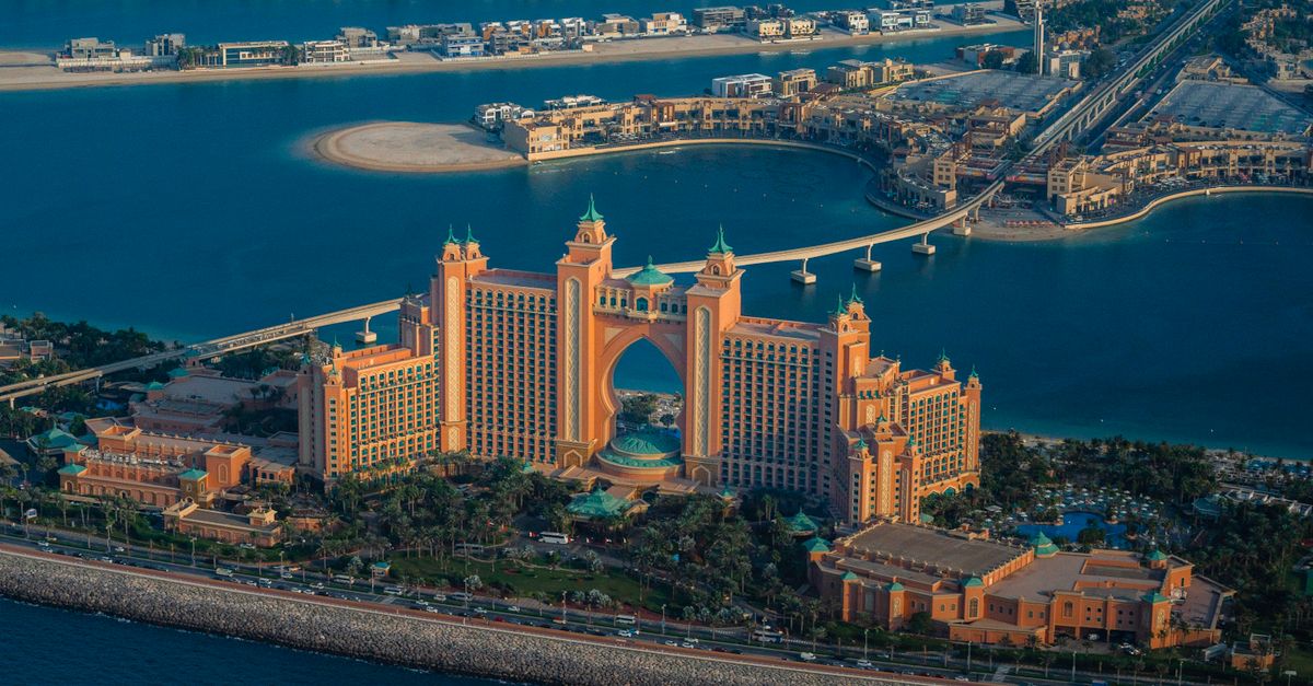 Anantara World Islands Dubai Resort Closes Operations Amid Offshore Shifts