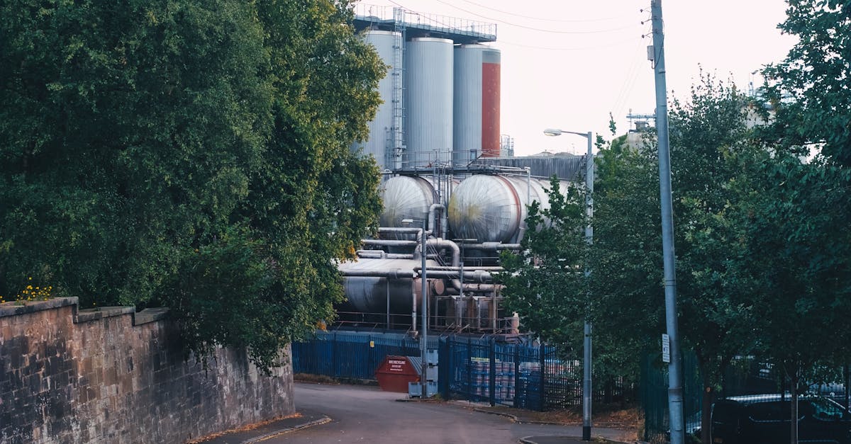 最低工資調漲有望 經長揭高科技與傳產業景氣差異