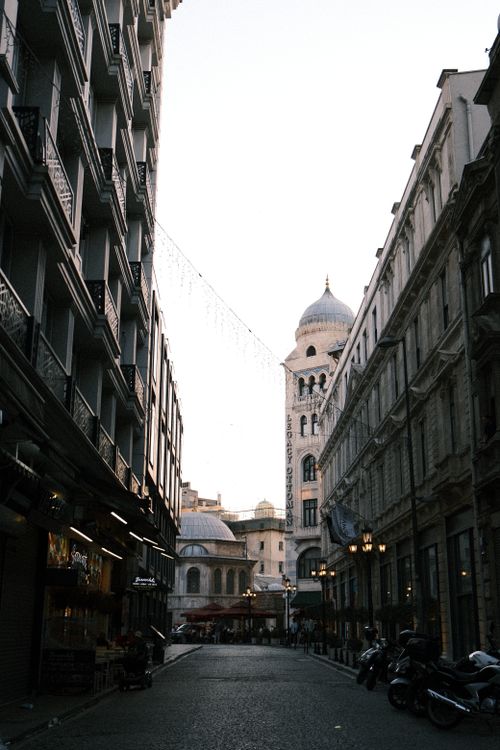 Free Charming street in Istanbul featuring historical architecture and a peaceful ambiance. Stock Photo