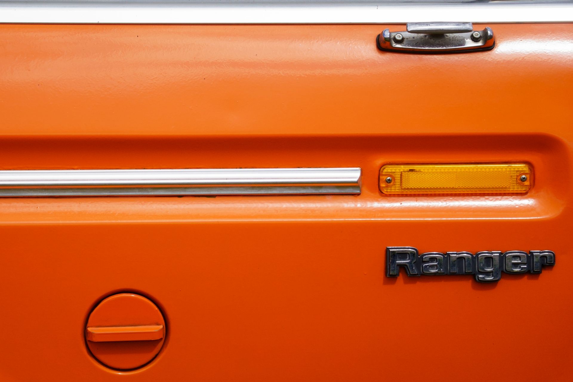 vintage pick-up truck