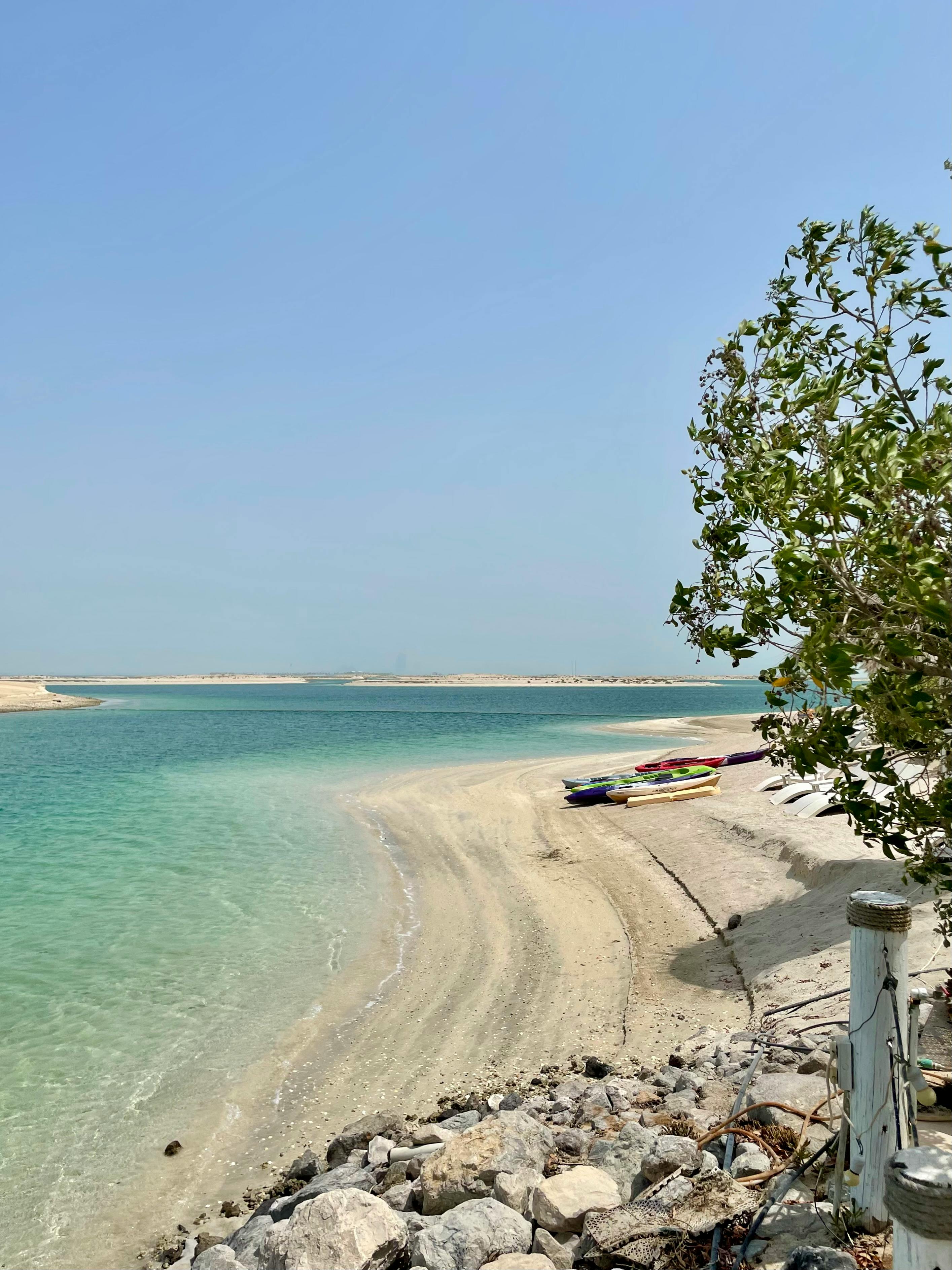 Menginap di Pulau Tak Berpenghuni