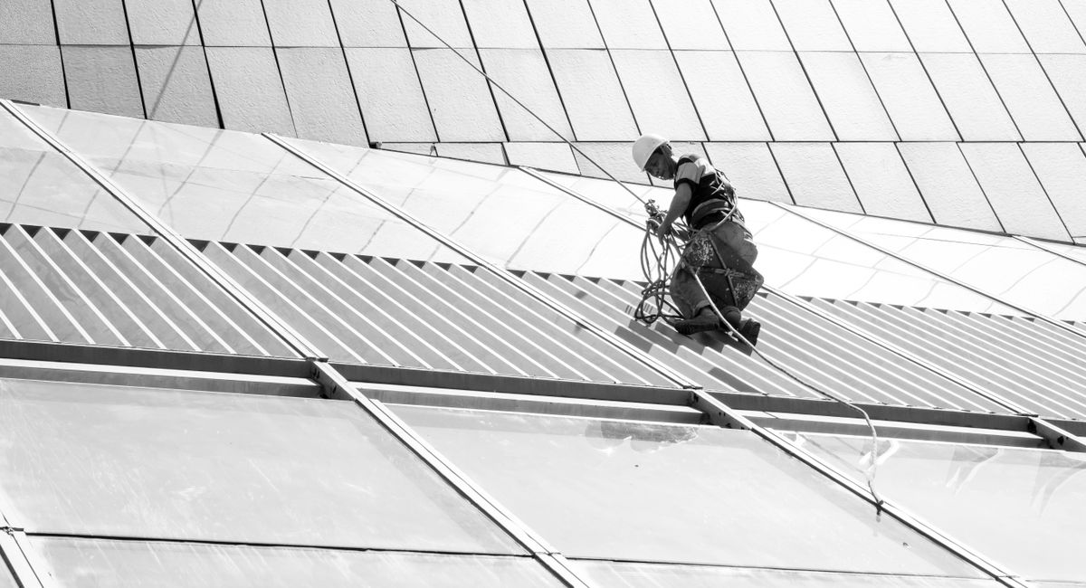Illustration, comment nettoyer des panneaux solaires