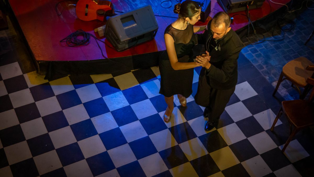 Les rythmes latino à intégrer dans vos playlists de danse en 2026 - illustration