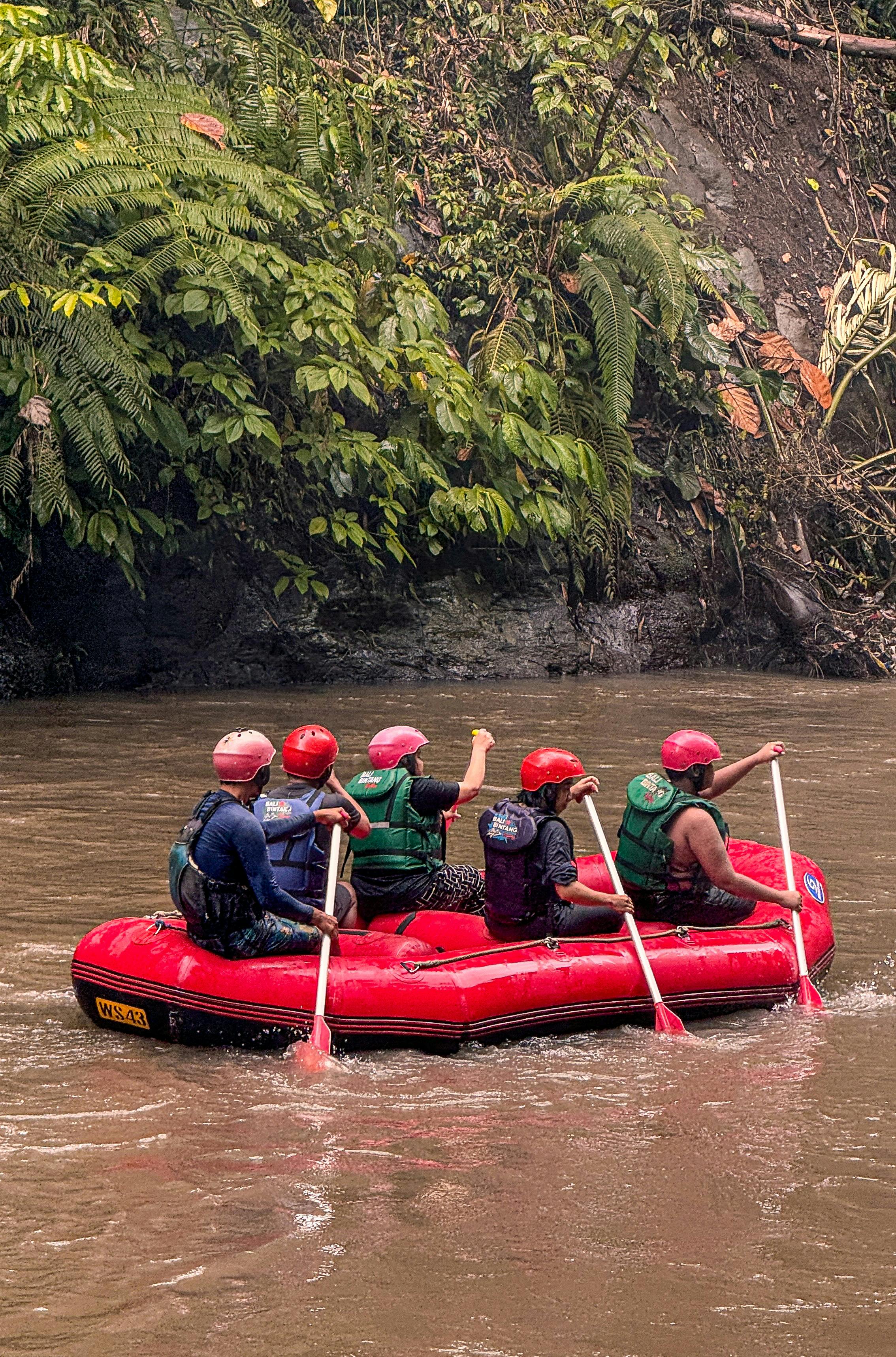 YTR 柯式野生活 化身冒險玩家 划進 激流台灣 探險水域故事