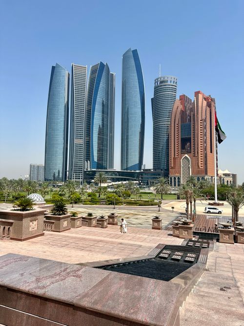 Free A stunning view of Etihad Towers with the Abu Dhabi skyline on a clear day. Stock Photo