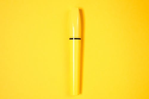 無料 黄色と黒のペン 写真素材