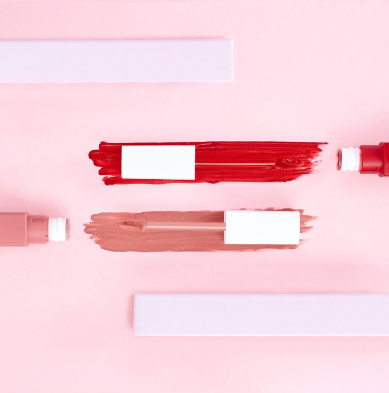 Microblading, microshading, laminacja – która technika półtrwałego podkreślania brwi jest dla Ciebie? - Vogue Arabia