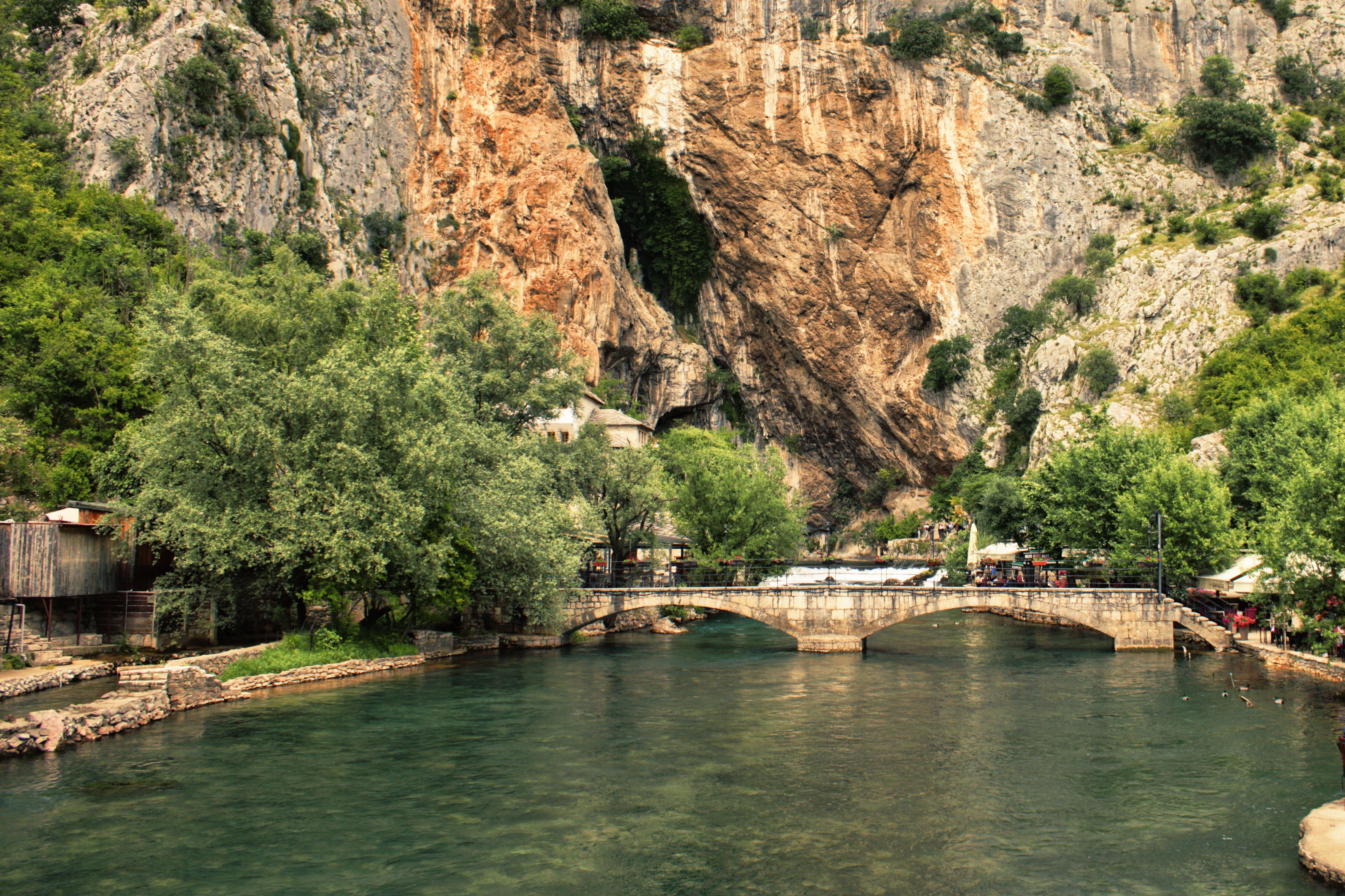 Blagaj: mănăstirea dervișilor de sub stâncă