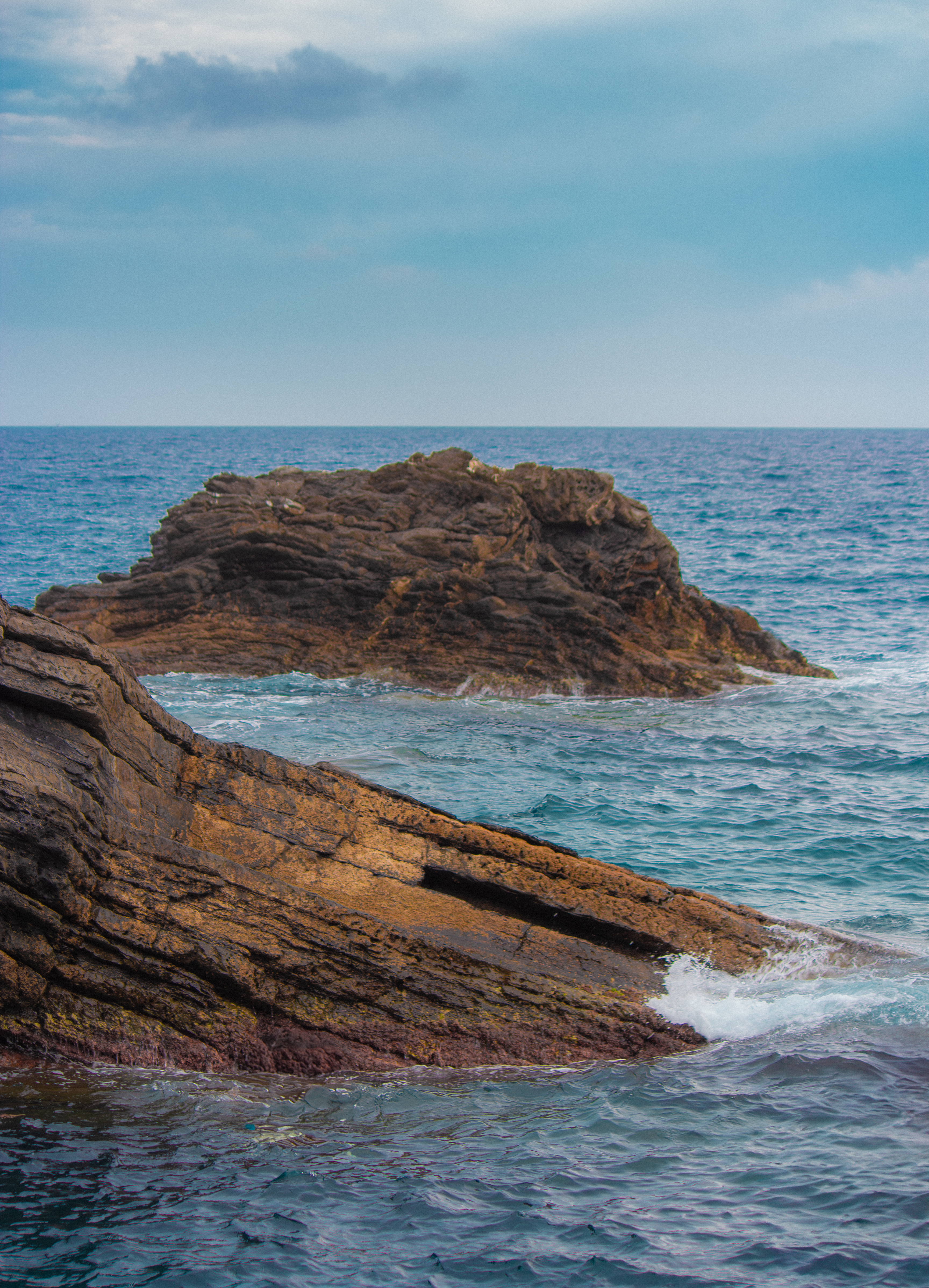 Scenic Coastal Rocks in Vernazza, Italy · Free Stock Photo