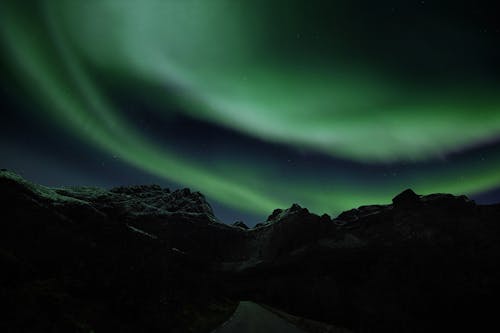 Δωρεάν στοκ φωτογραφιών με Aurora, βουνό, βράχια