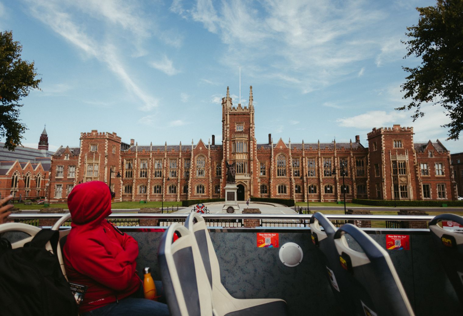 Bescar — student move with boxes and a van