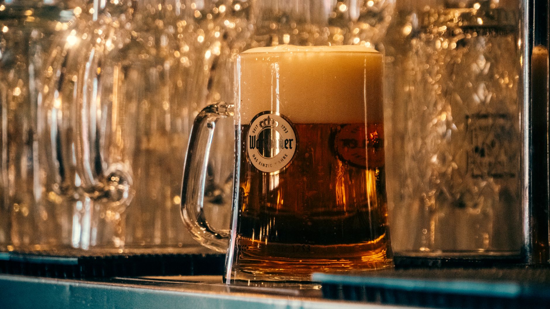 Altbier dark beer glass Düsseldorf