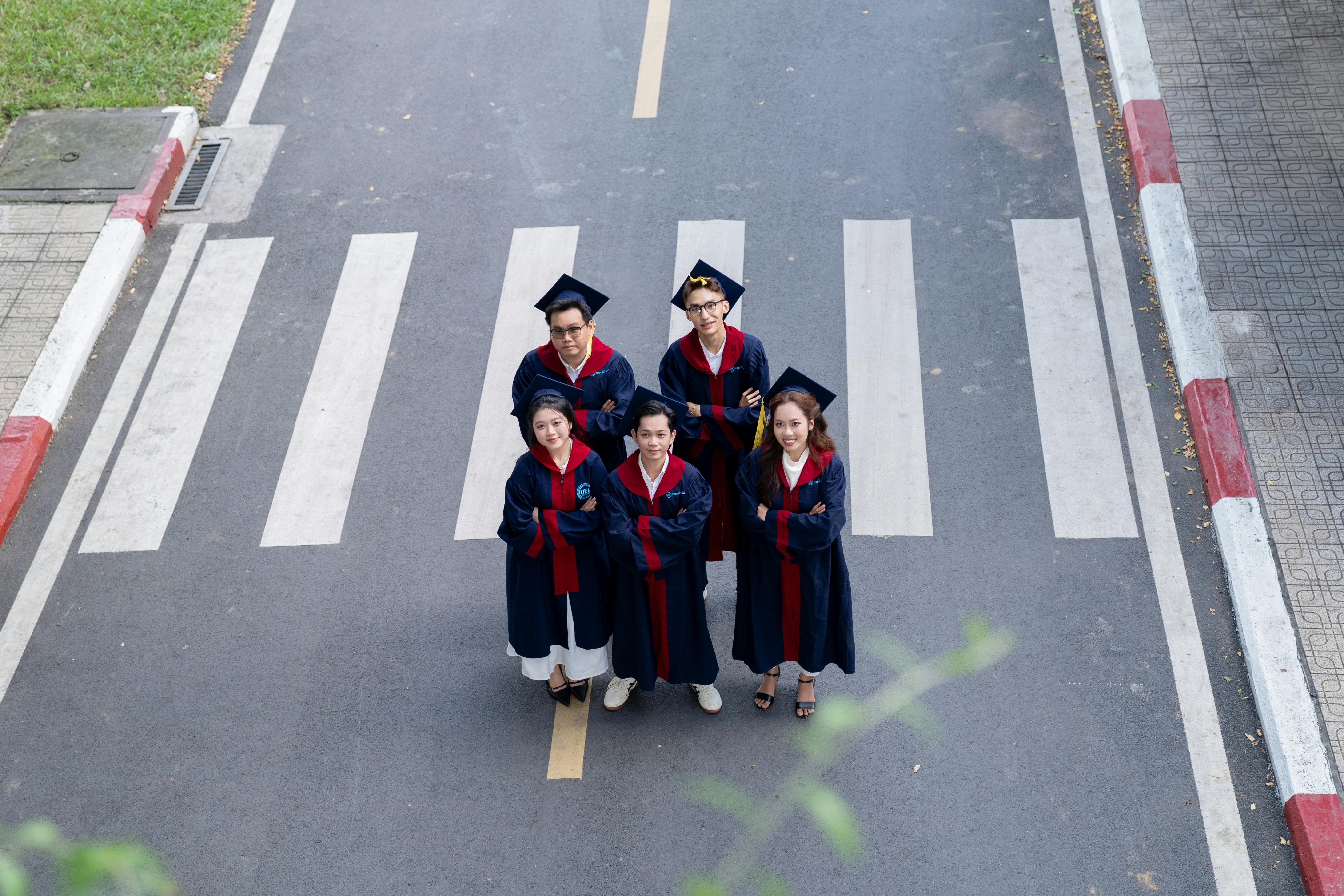 UNH’s Business School Launches Two New Online Graduate Certificates — Photo by Huy Nguyễn on Pexels