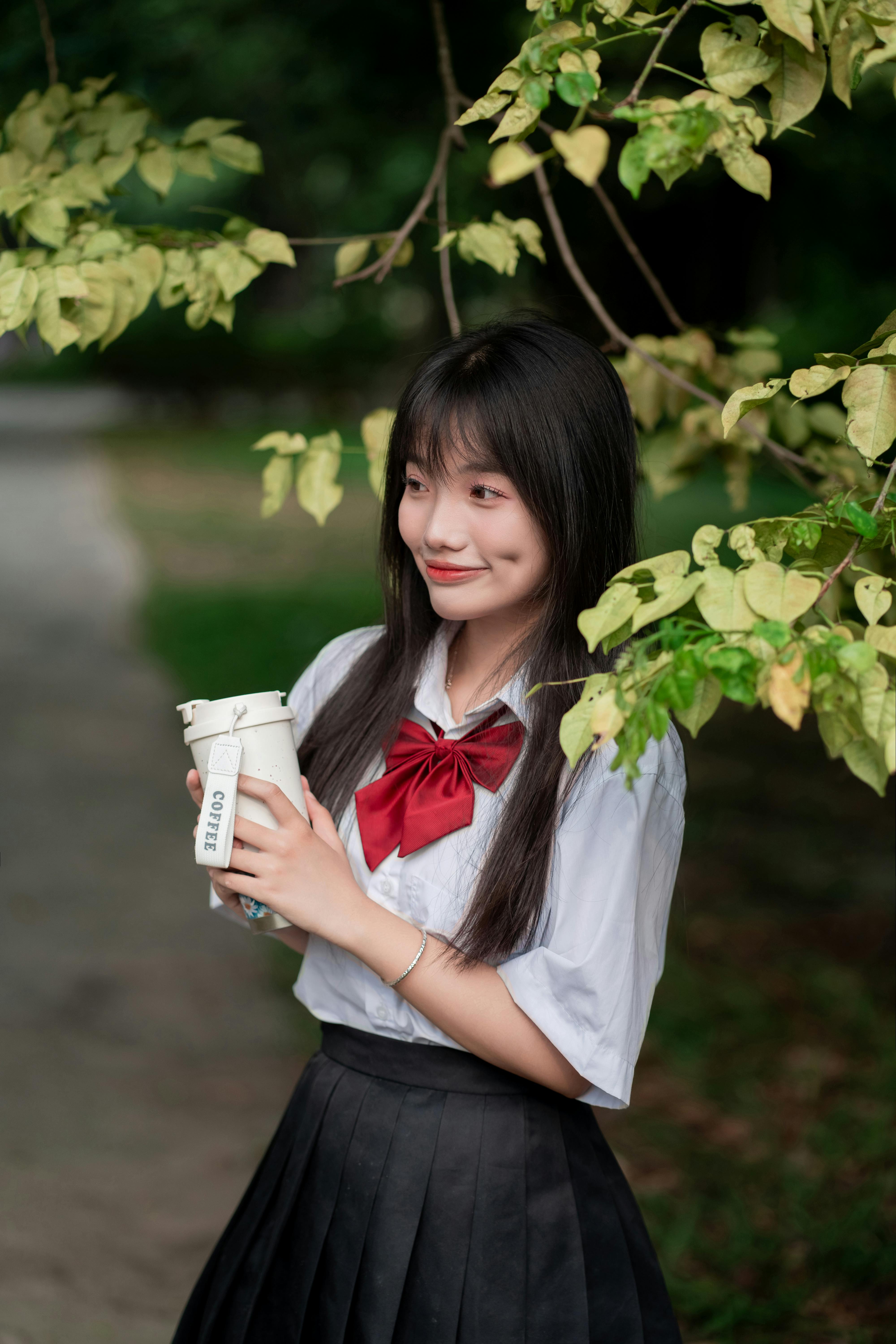 大學生扛經濟壓力 逾8成選擇接家教 每月收入近1 3萬元