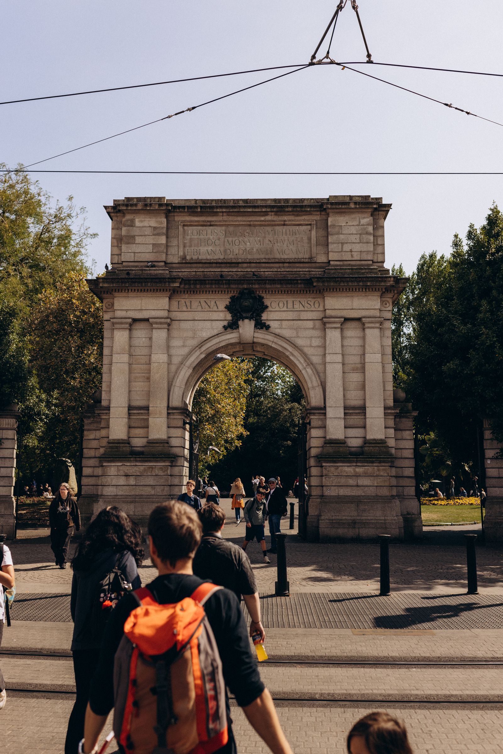 Visitors gathering at Fusiliers' Arch beside St Stephen's Green
