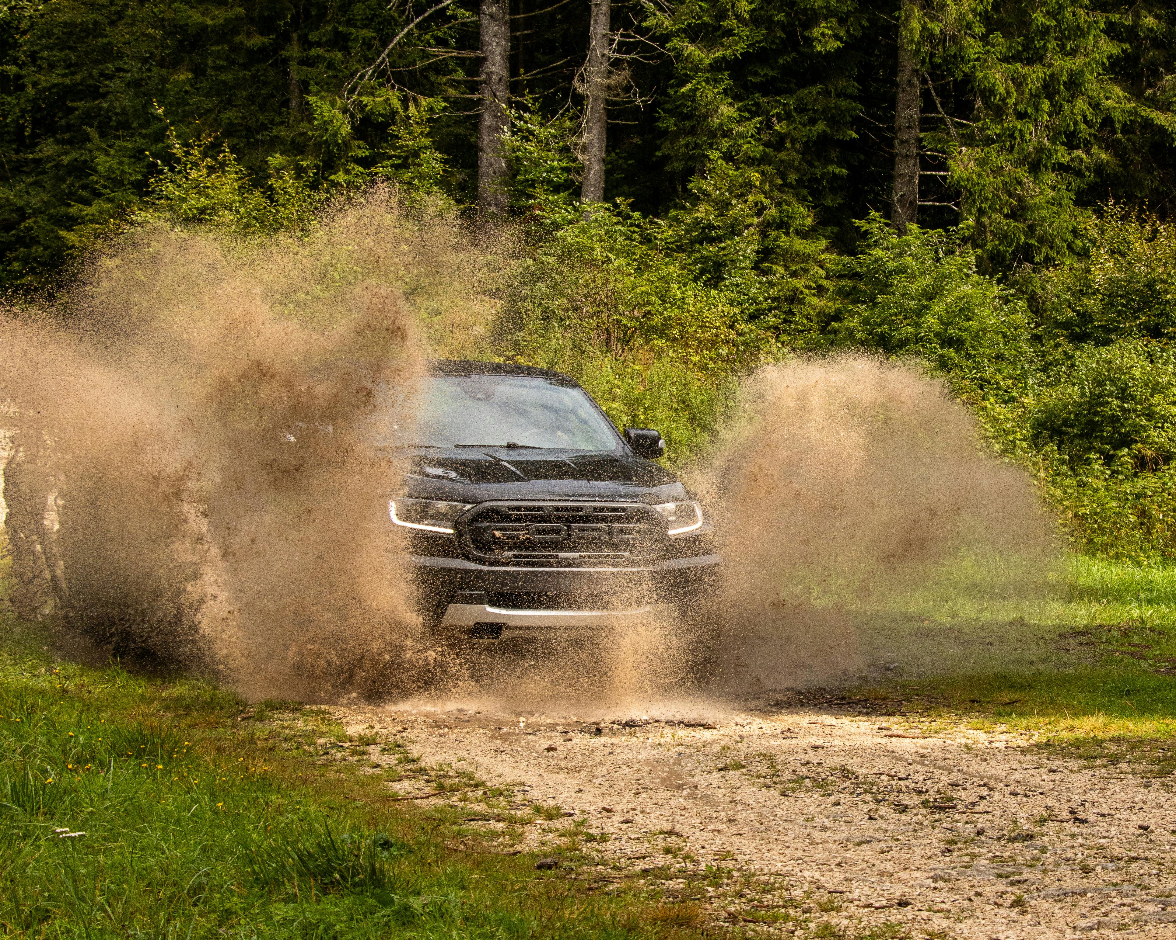 top gear reviews — Photo by Gio Spigo on Pexels