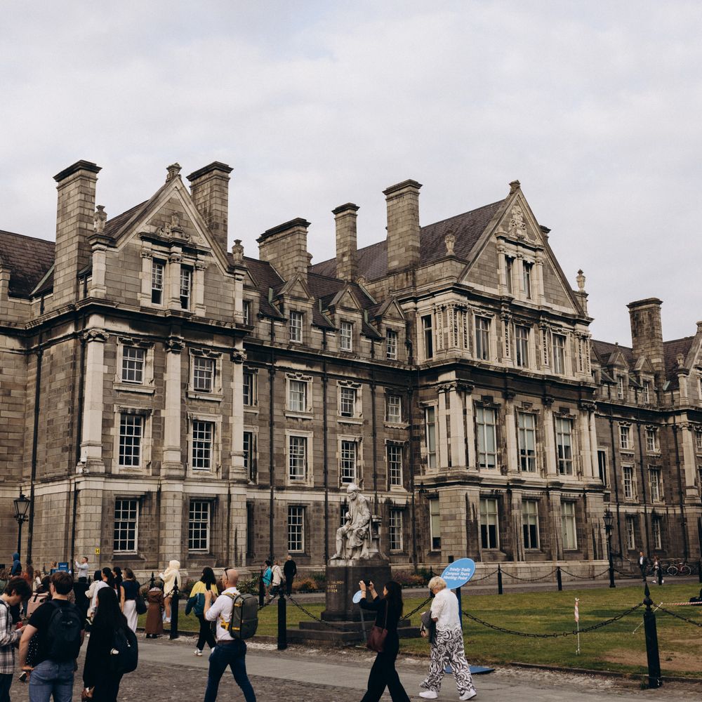 Airth — student move with boxes and a van