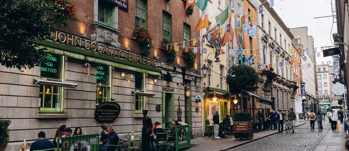 Una calle animada de Temple Bar, en Dublín