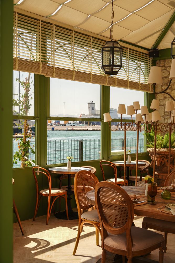 Harbor View Café
