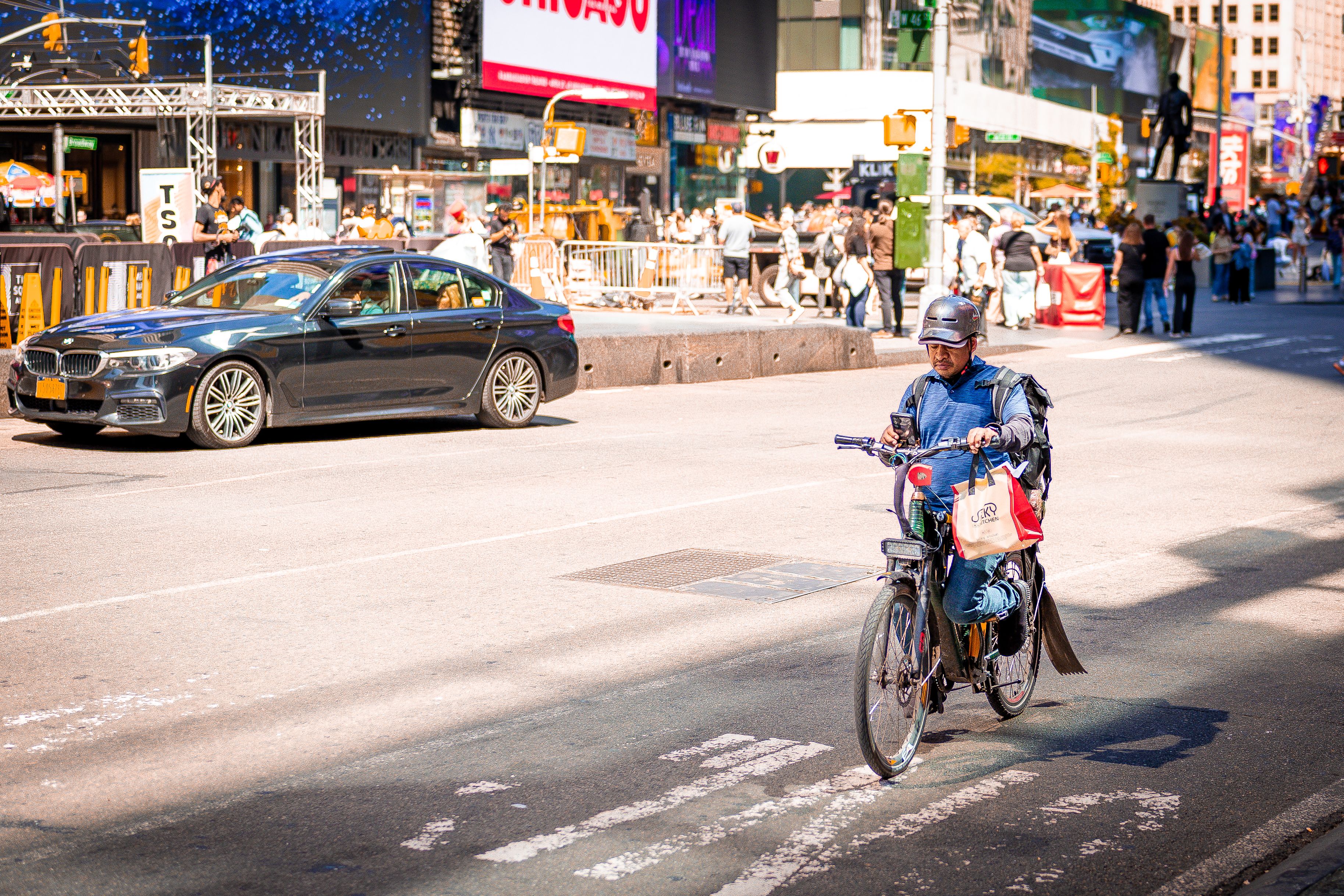 New York Times subscriptions boosted by bundling of news and lifestyle content — Photo by Jermaine Lewis on Pexels