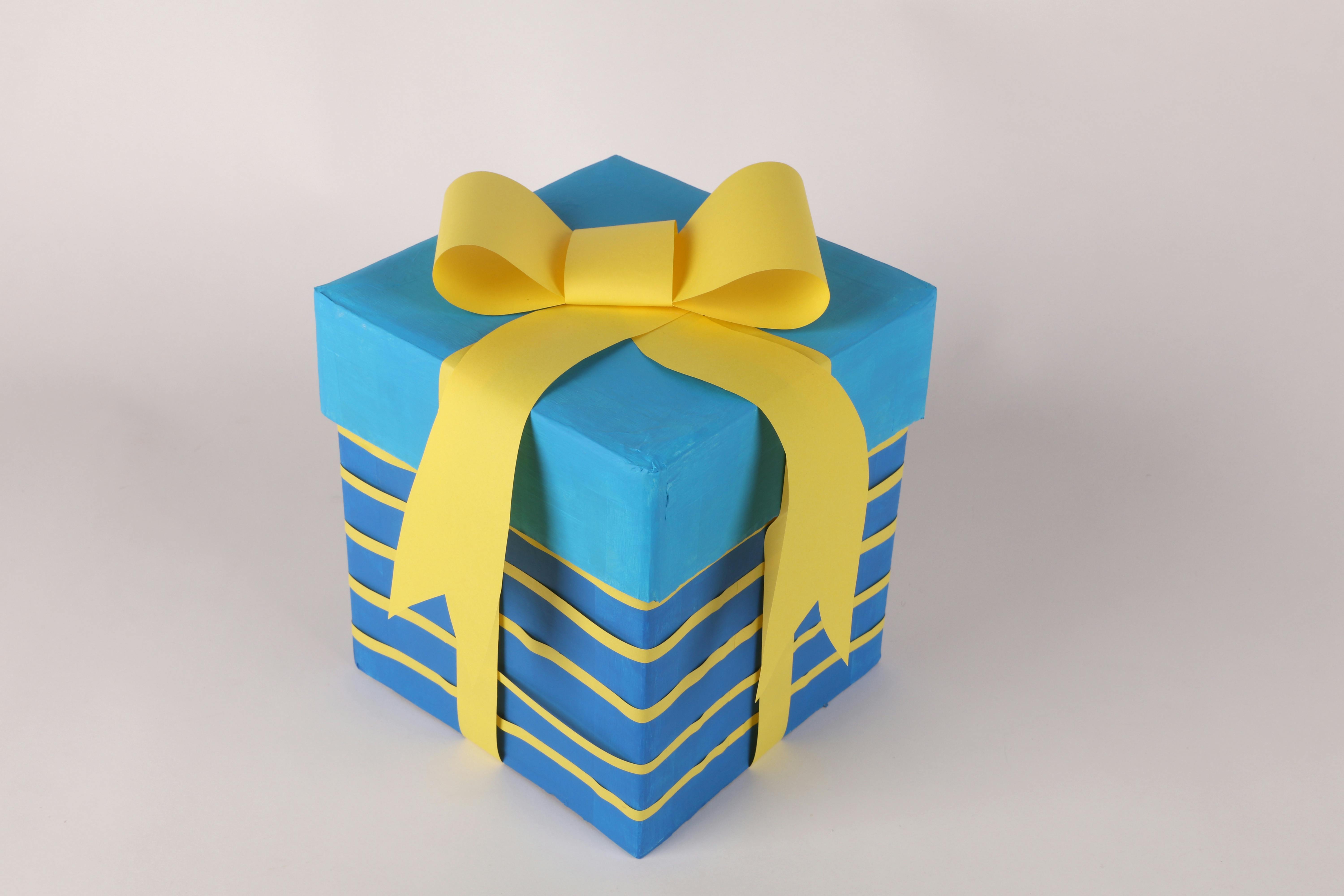 Rayakan Cinta Penuh Makna: Inspirasi Hadiah Valentine Istimewa dari Red Ribbon Gift!