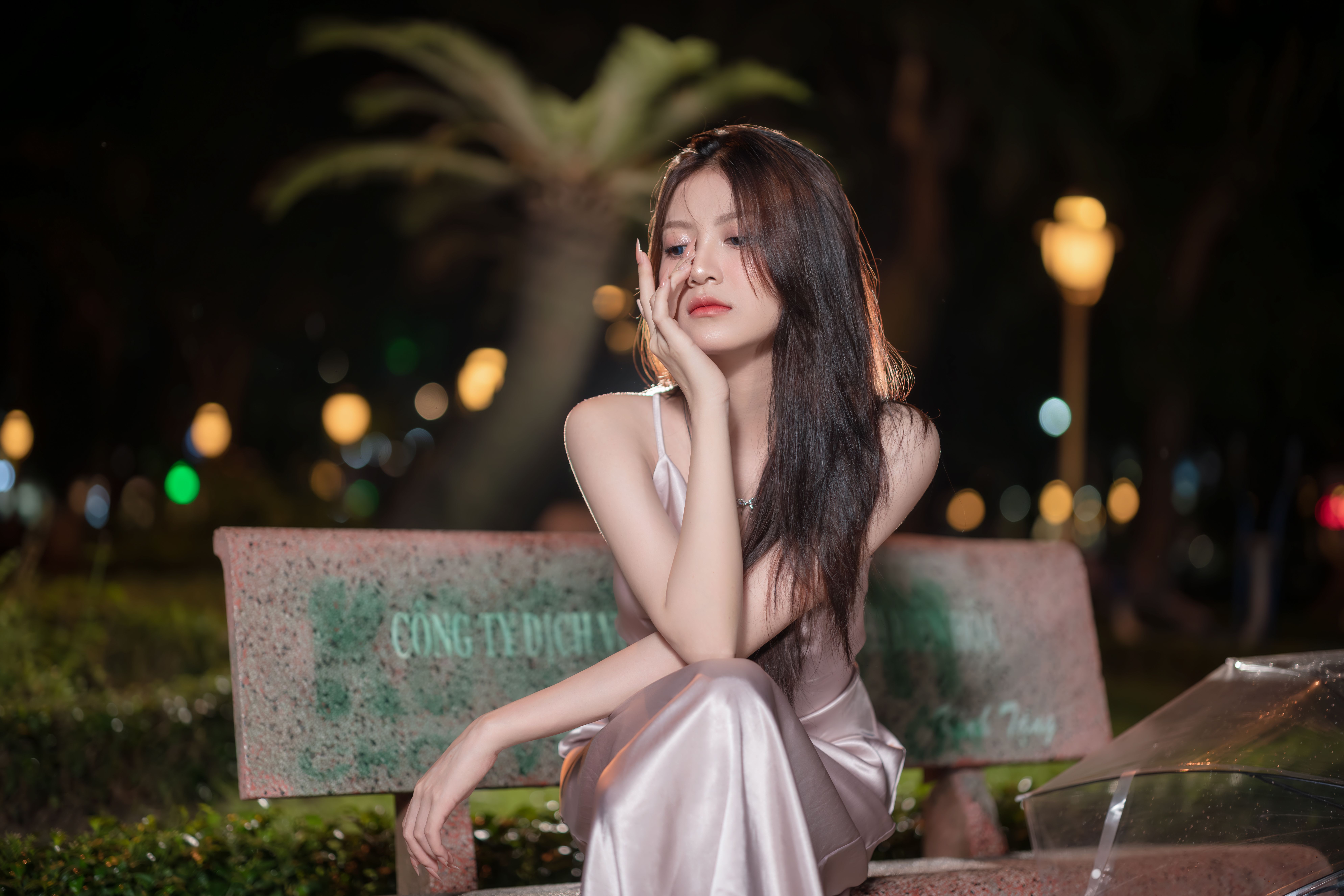 为什么越逼自己放 越深夜反扑 情感配图