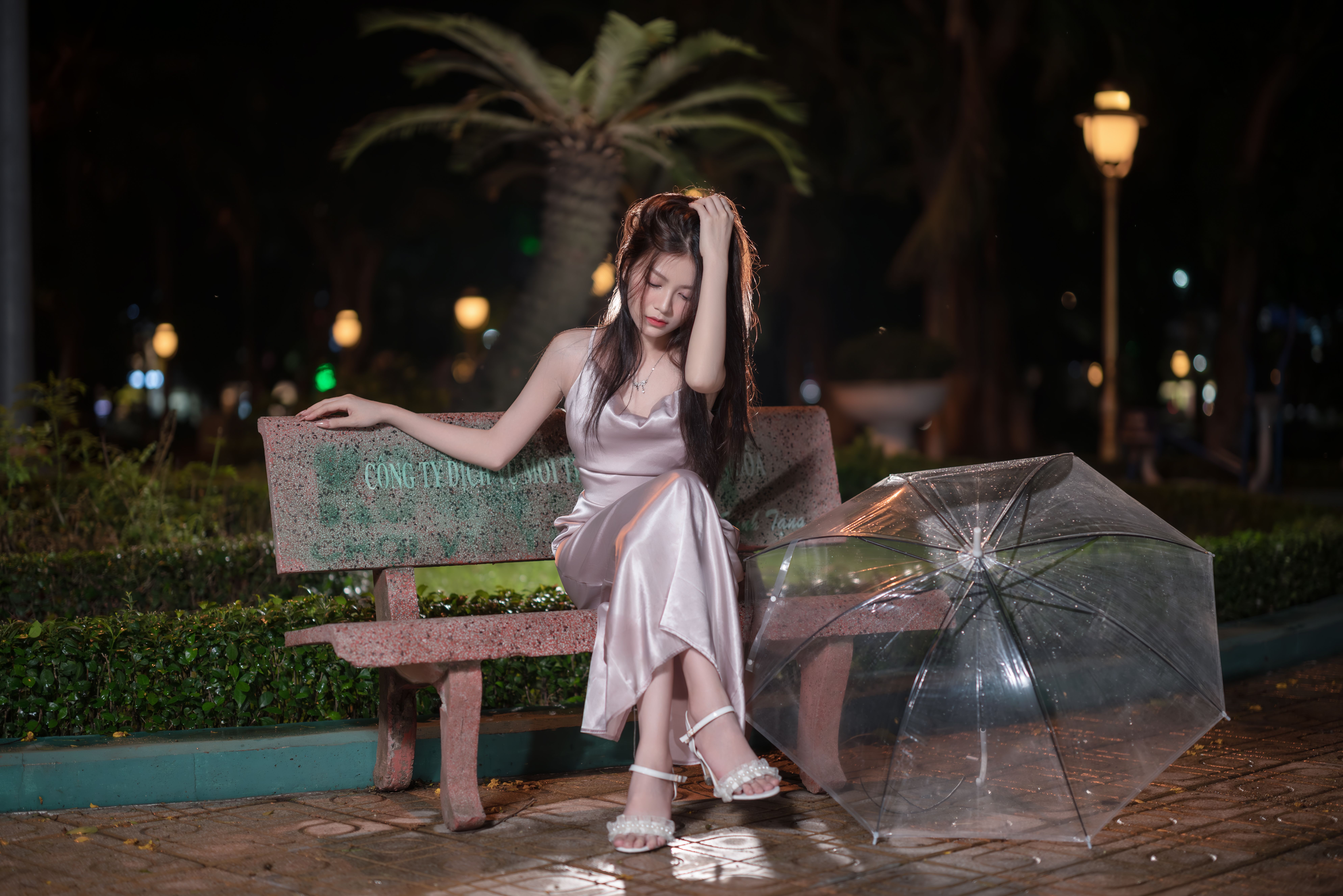 Olivia Rodrigo estrena vestido que se disuelve en escena durante el inicio de su gira