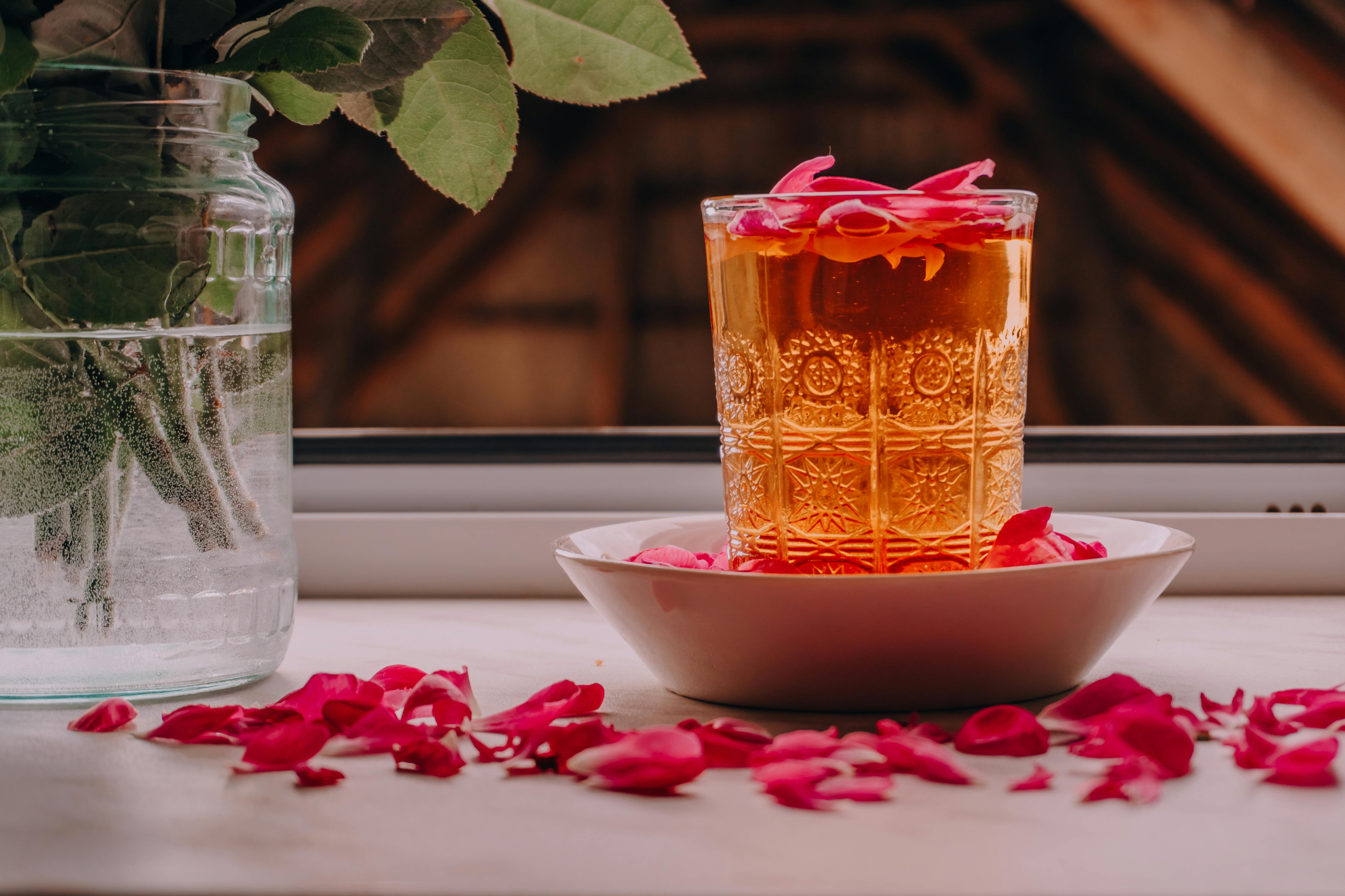 Digital Detox: How Reducing Screen Time Improves Focus, Relationships, and Emotional Wellbeing