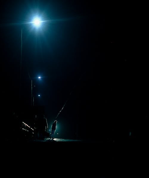 Безкоштовне стокове фото на тему «Ліхтарі, ніч, очікування»