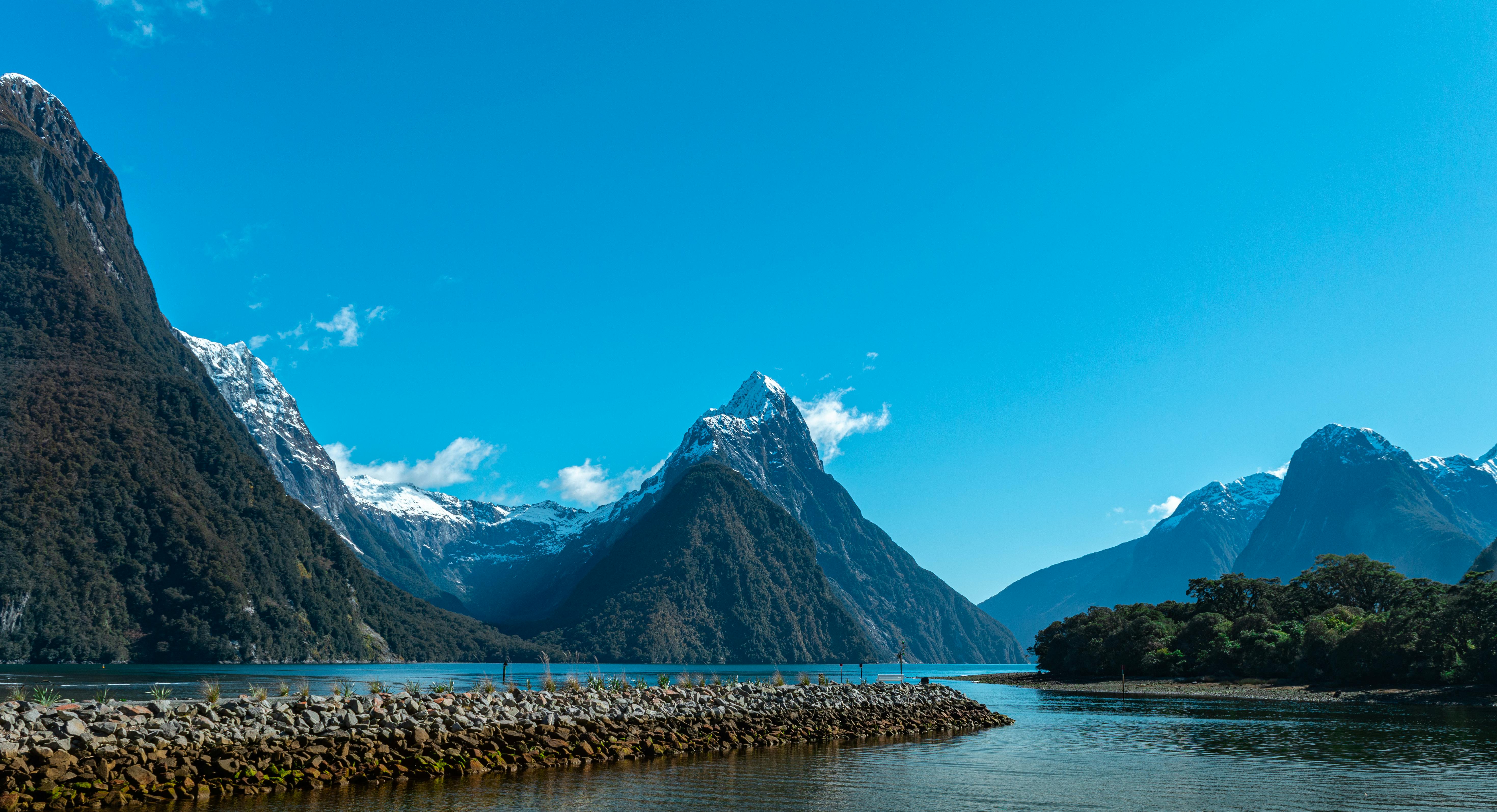 Stunning image of Milford Sound in New Zealand showcasing mountains and pristine waters.
