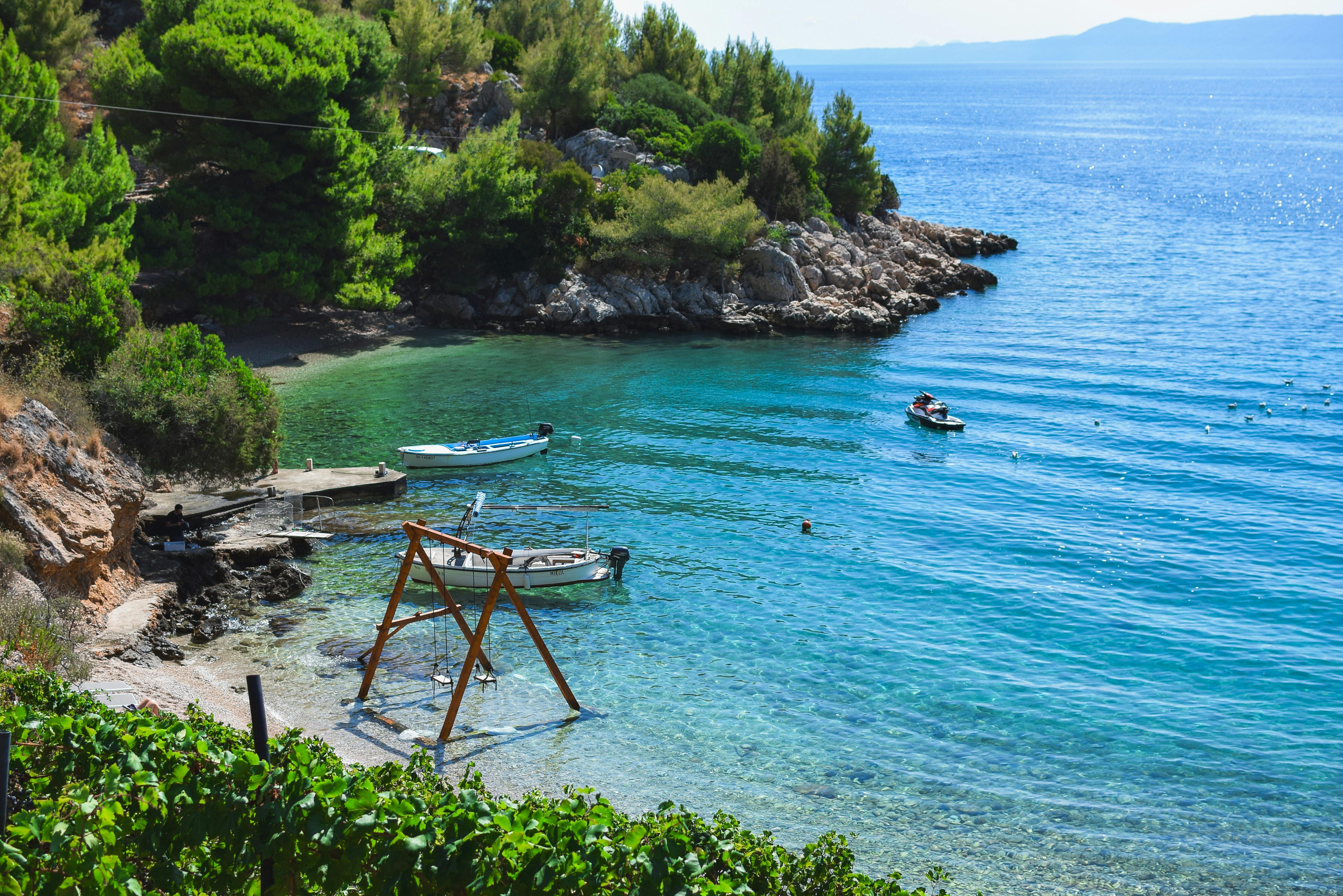 Adventure Cove Waterpark: Beyond the Slides – A Sensory Exploration of Aquatic Design