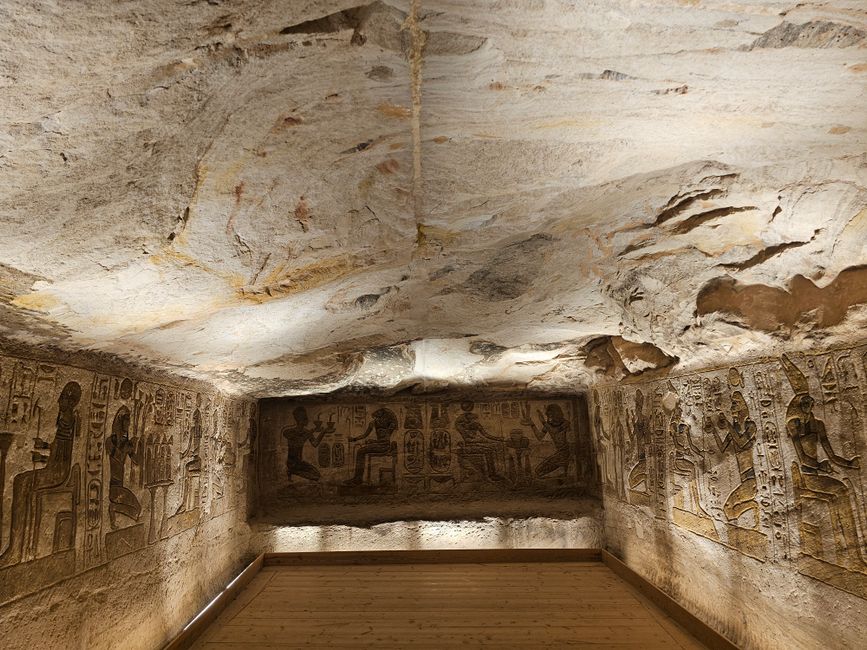 Fotomural Explore la fascinante belleza del arte funerario y los jeroglíficos del antiguo Egipto.