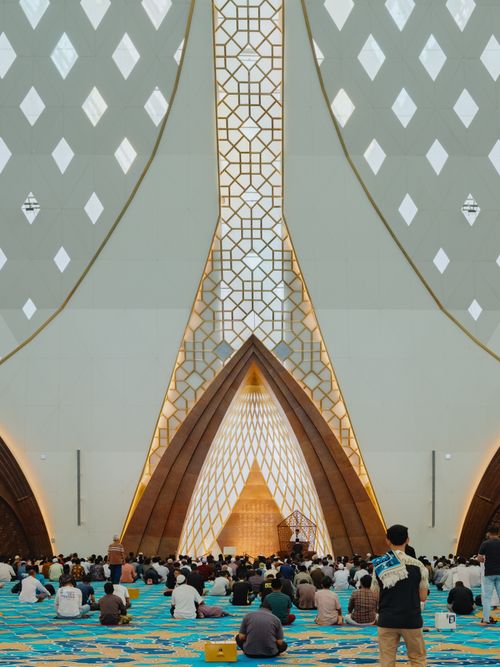 Free Gathering for prayer inside Masjid Raya Al Jabbar in Bandung, Indonesia. Stock Photo