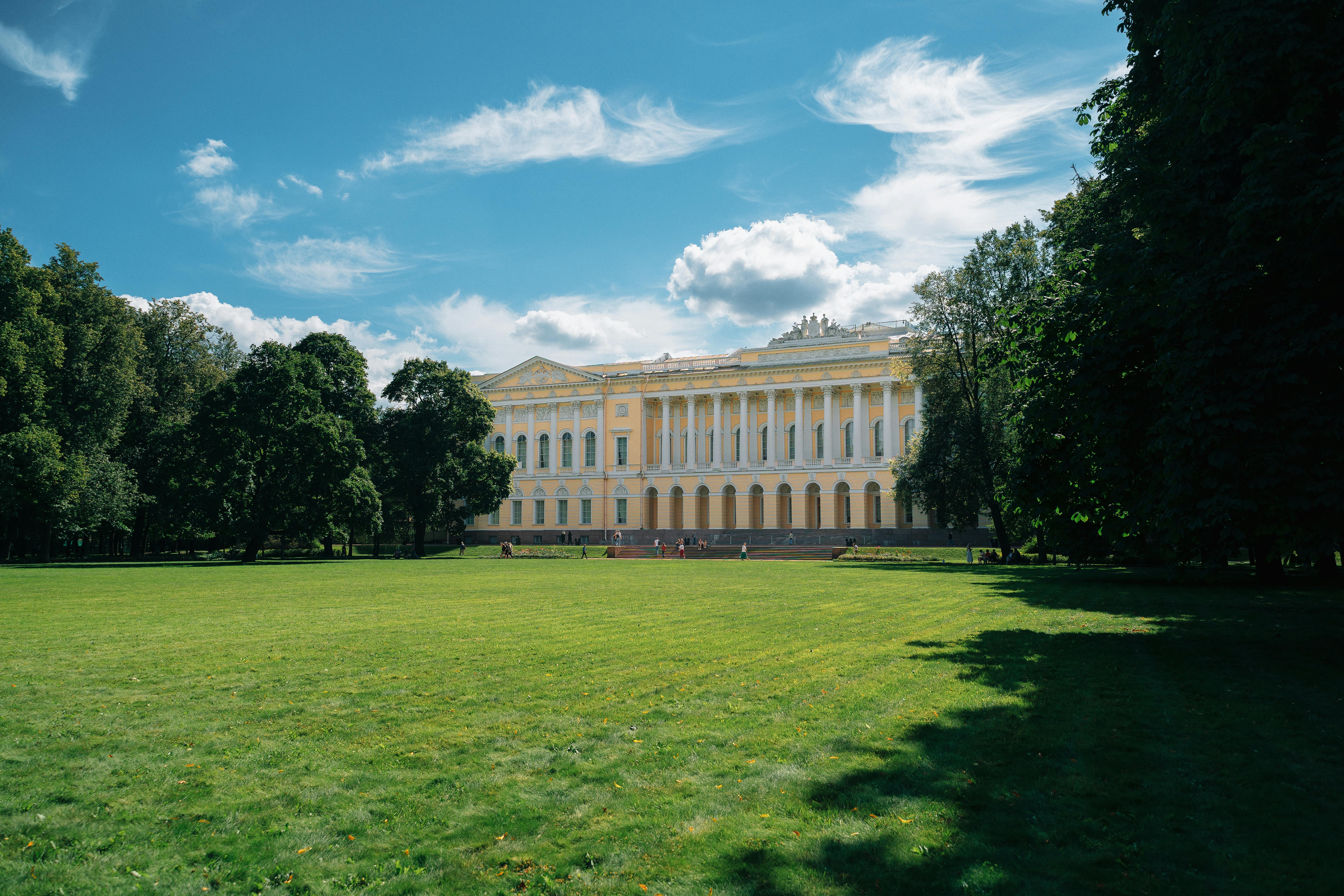 Soundproofing Secrets Hotels Are Hiding From Guests: Location Benefits Revealed