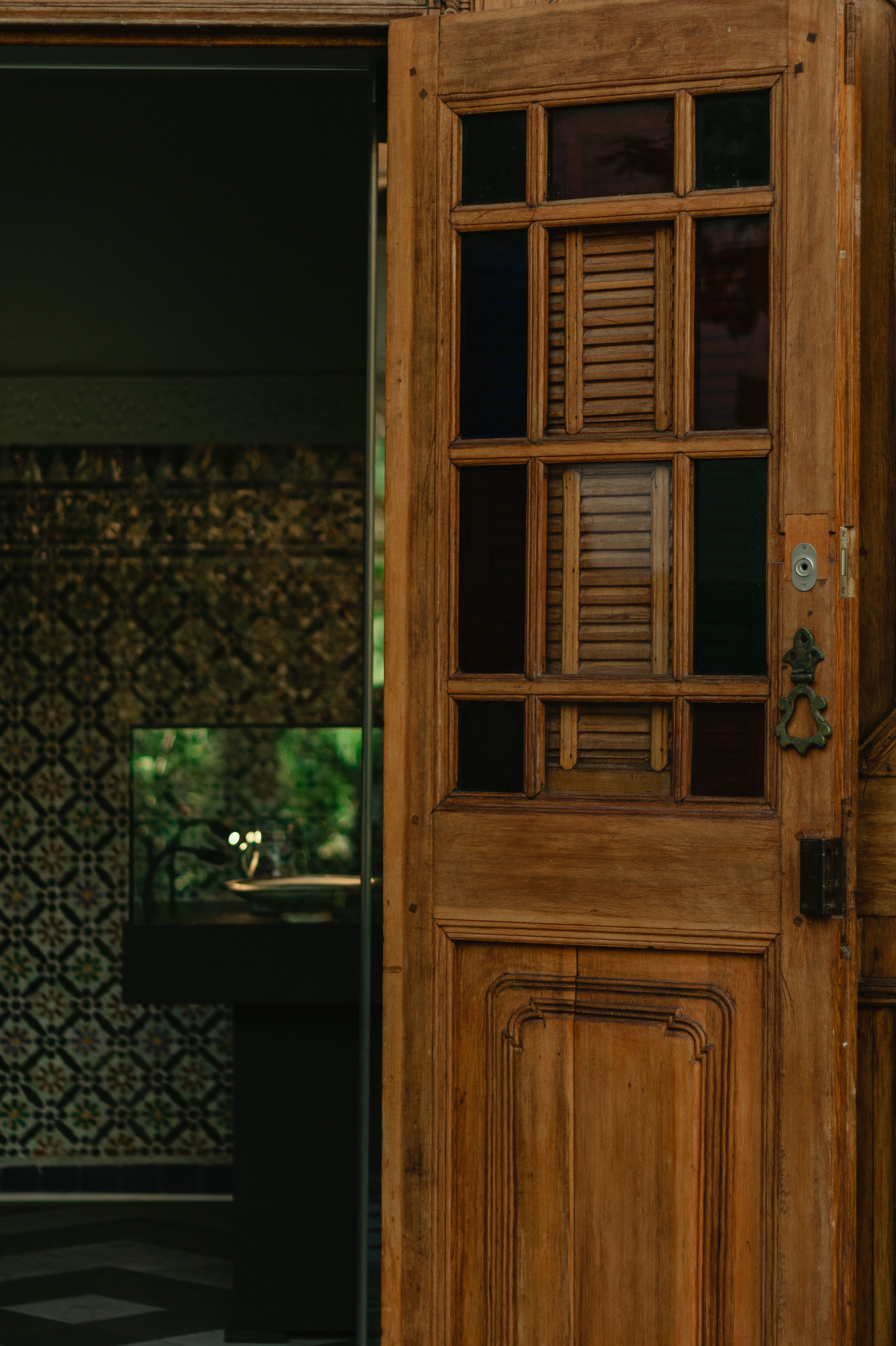 Photo inspiration: Elegantly Open Interior Reference: Open Wooden Door To Elegant Interior Room