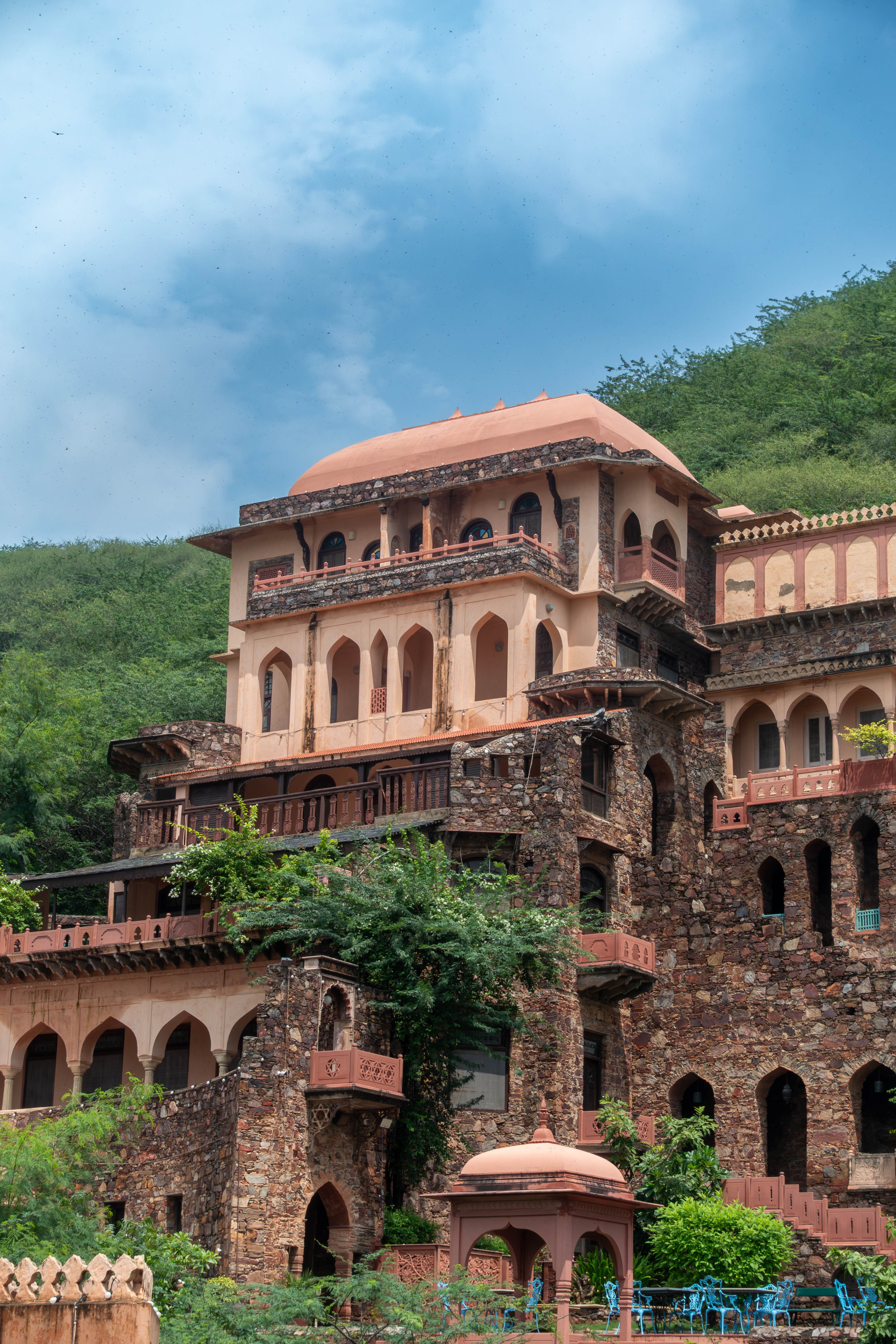 Historic Neemrana Fort-Palace in Rajasthan, India · Free Stock Photo