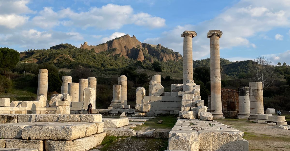 Hy Rocks Rome Ancient Roman Ruins with Blue Sky Backdrop · Free Stock Photo