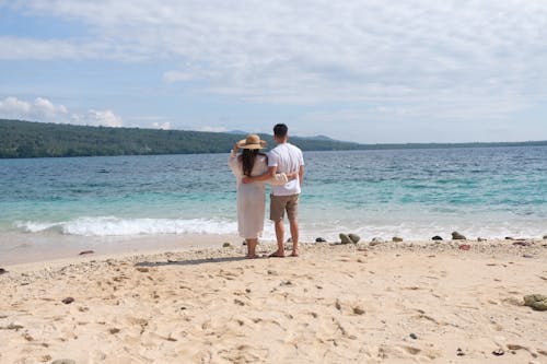 Secretive lovers by night