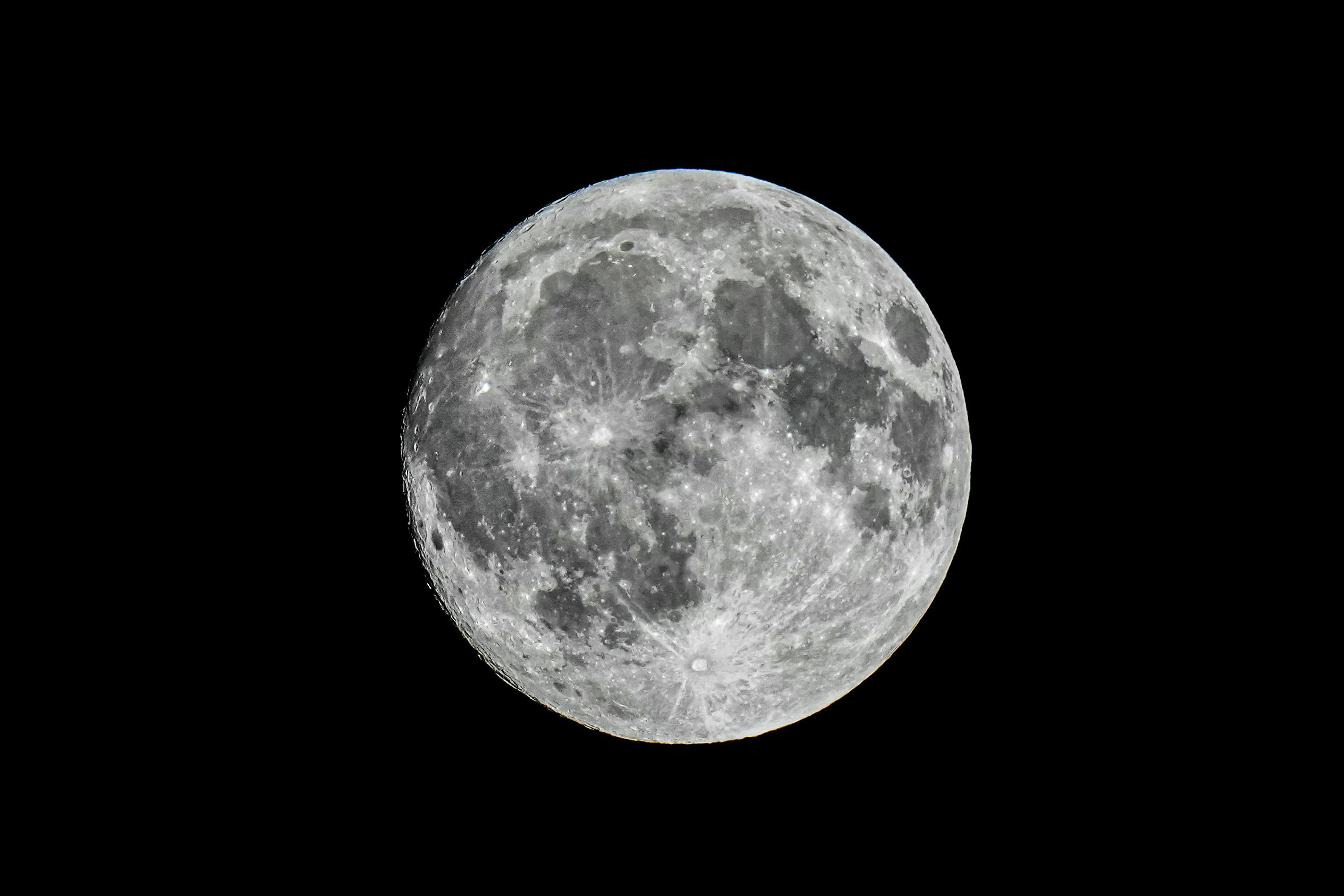 The Flower Moon Is Here: Why May 1 Is A ‘Critical Turning Point' For Your Career and Relationships — Photo by Nikola Tomašić 