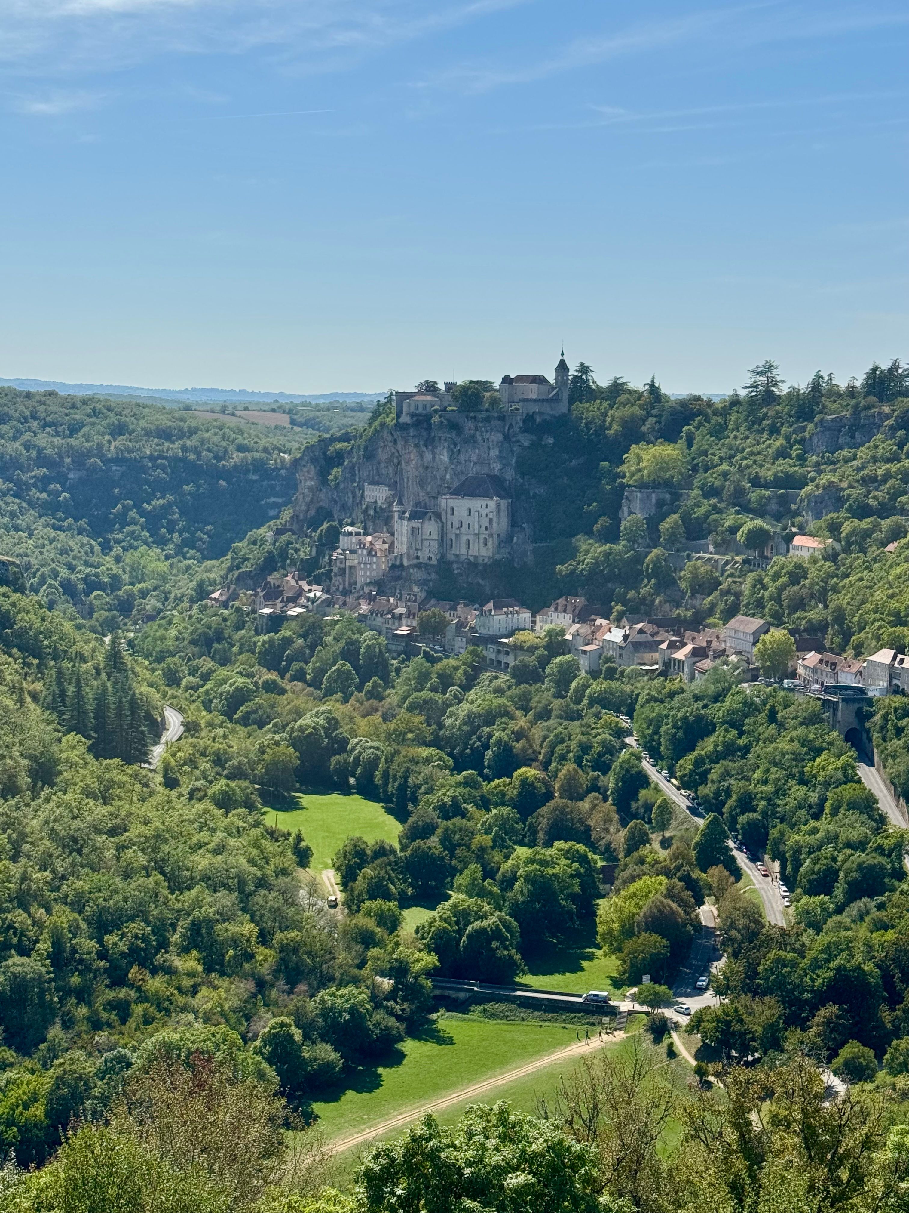 Vue aérienne de Rocamadour, joyau du Lot