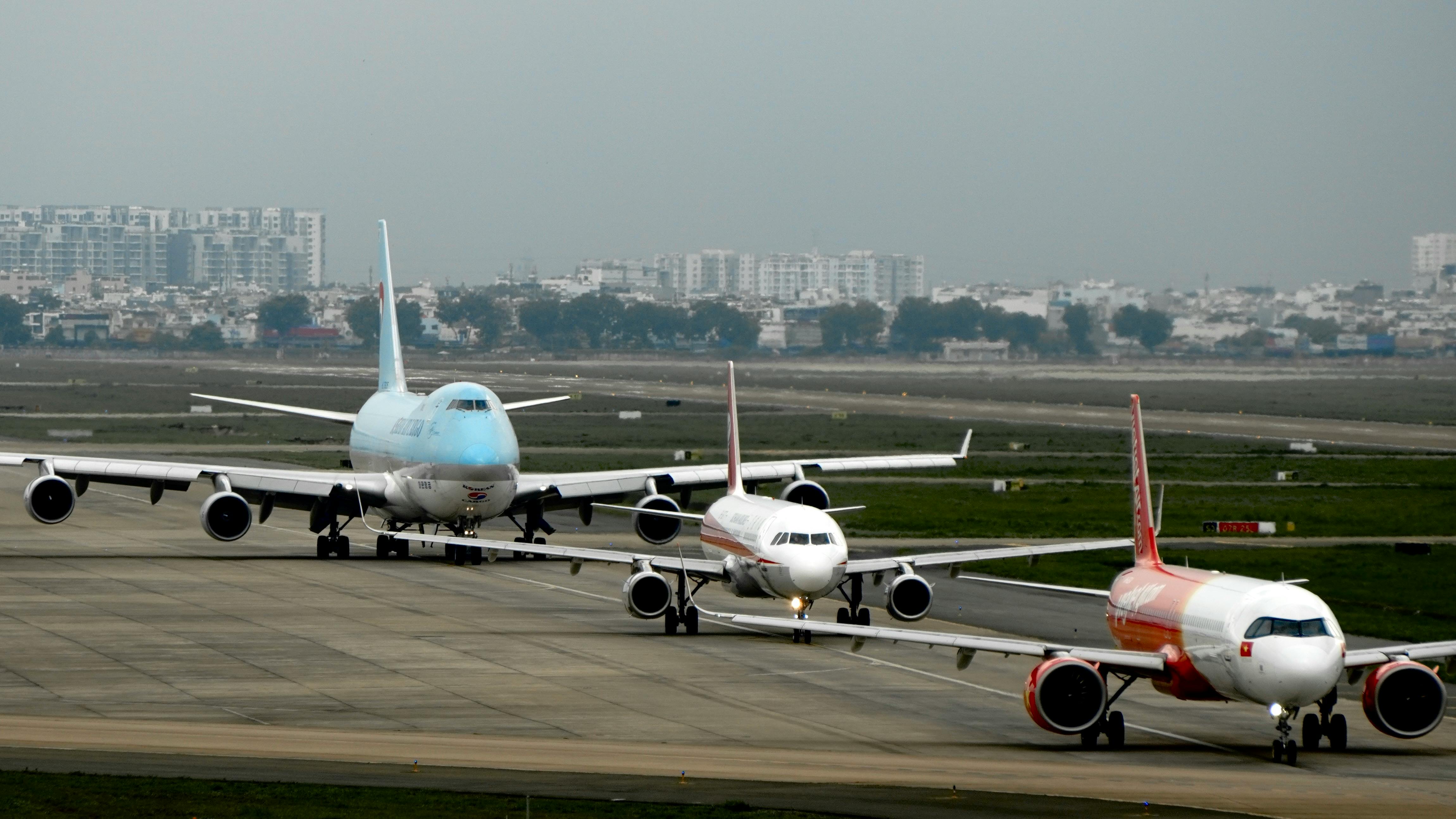 August Fleet Sales See Double-Digit Growth in Commercial and Rental Channels — Photo by Tuan Vy  Spotter on Pexels
