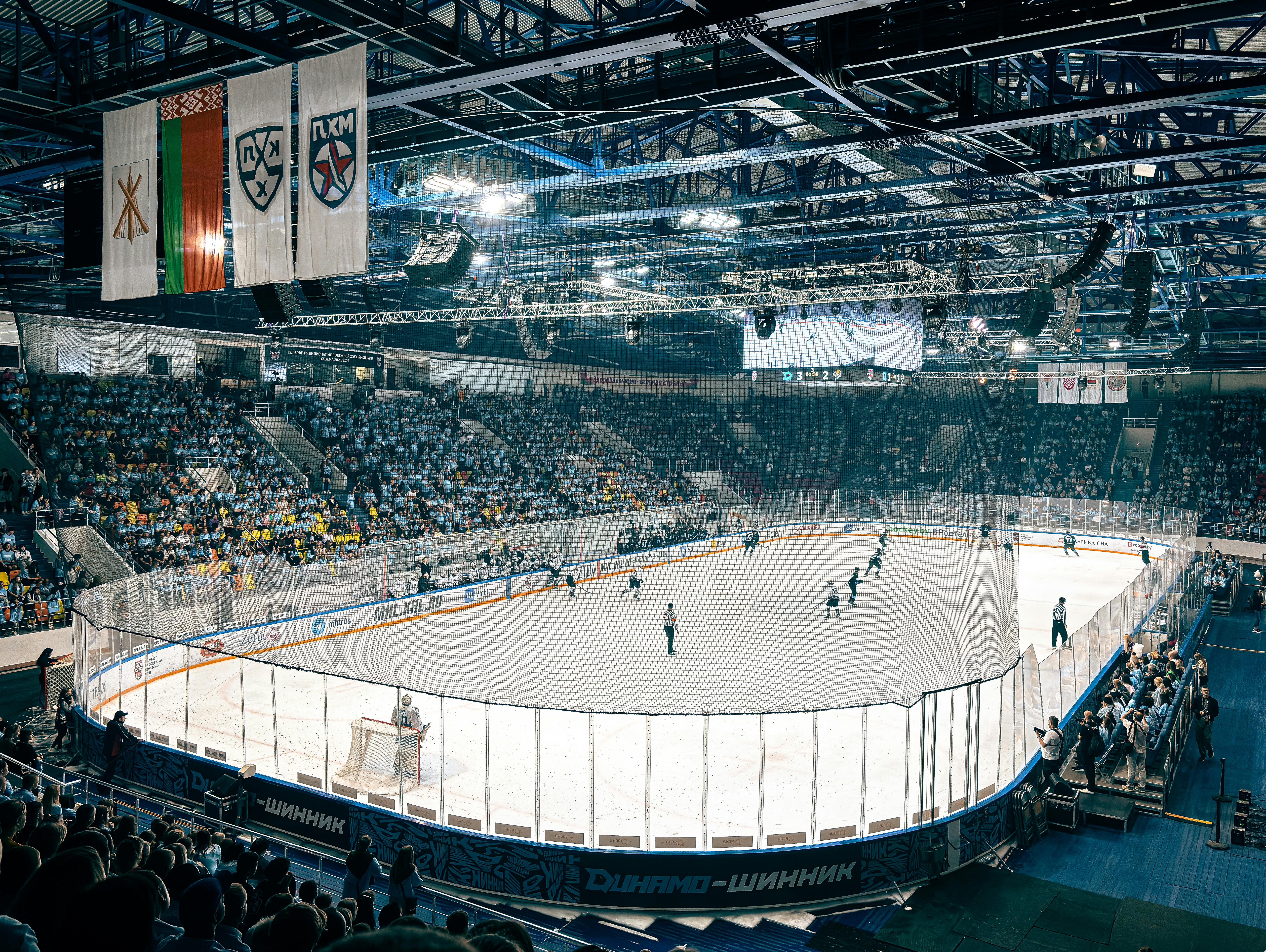 Meci de importanță mare pe Arena Națională – Clujenii caută să se redreseze, câinii roșii visează la o revanșă după 8 ani.