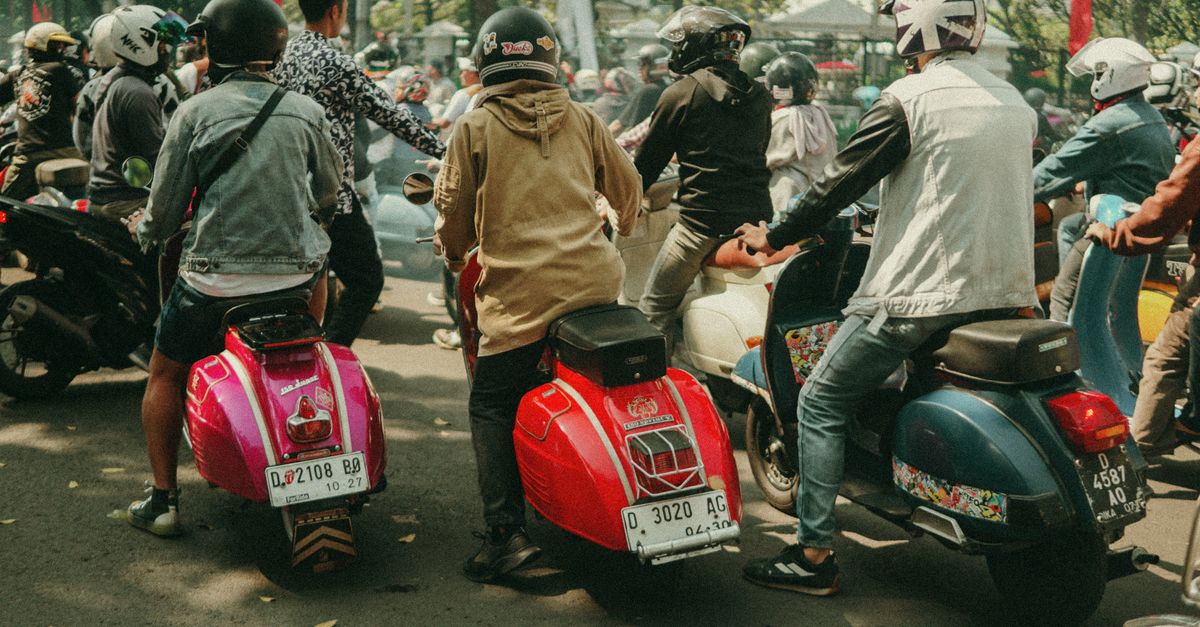 Guide complet de l’assurance moto et scooter : garanties, obligations et pièges à éviter