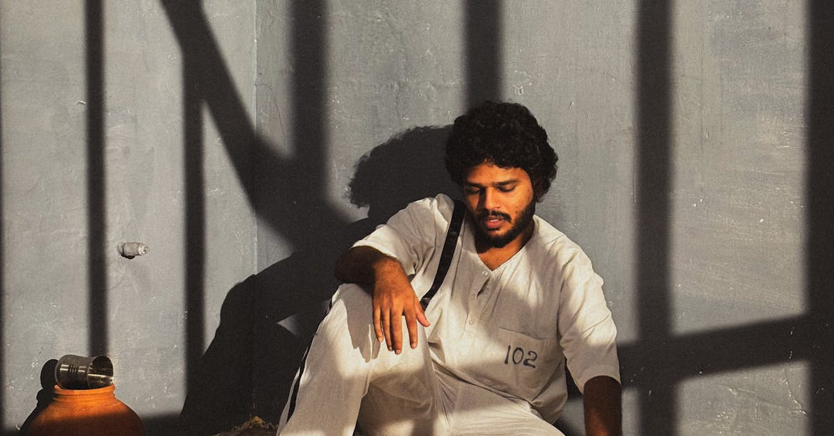 自由廣場漫畫 飾演政治犯的幽默解讀