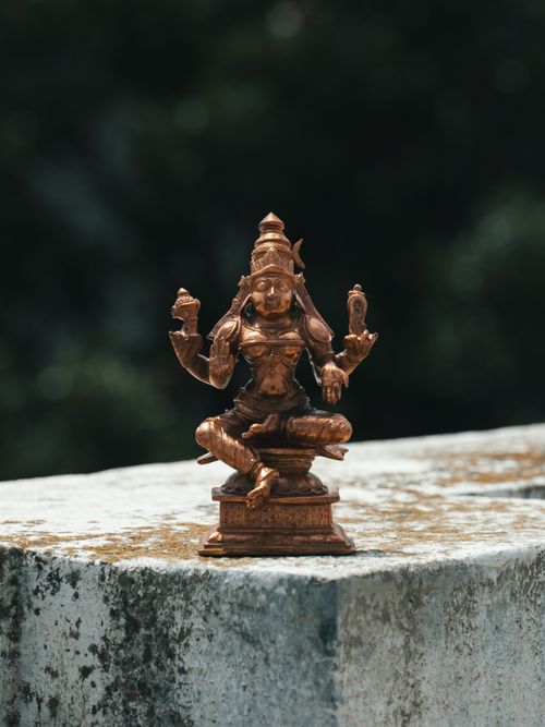 Free Detailed brass sculpture of a Hindu deity, showcasing artisan craftsmanship in Bengaluru, India. Stock Photo