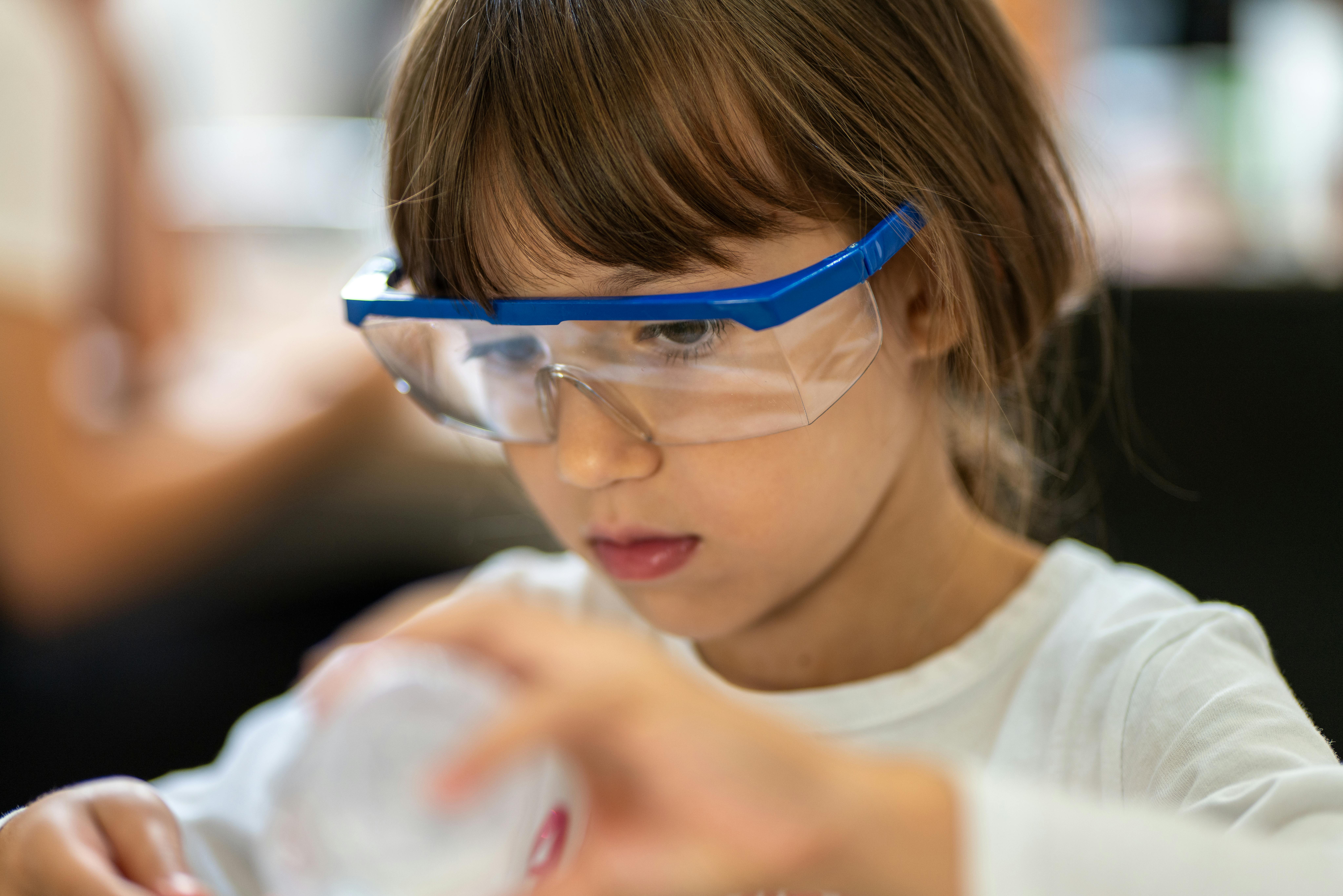 Science Night, Civic Engagement Bridge Kids, College — Photo by Vladimir Srajber on Pexels