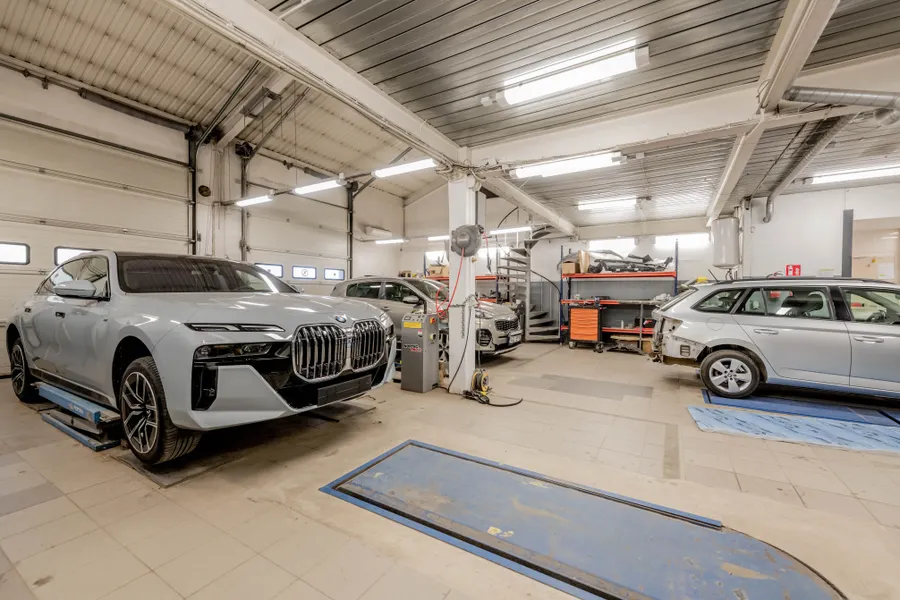 Vue de l'atelier Garage Moreau à La Roche-sur-Yon